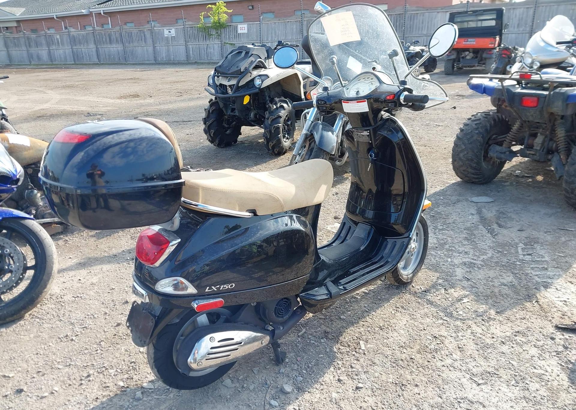 2010 VESPA LX 150
