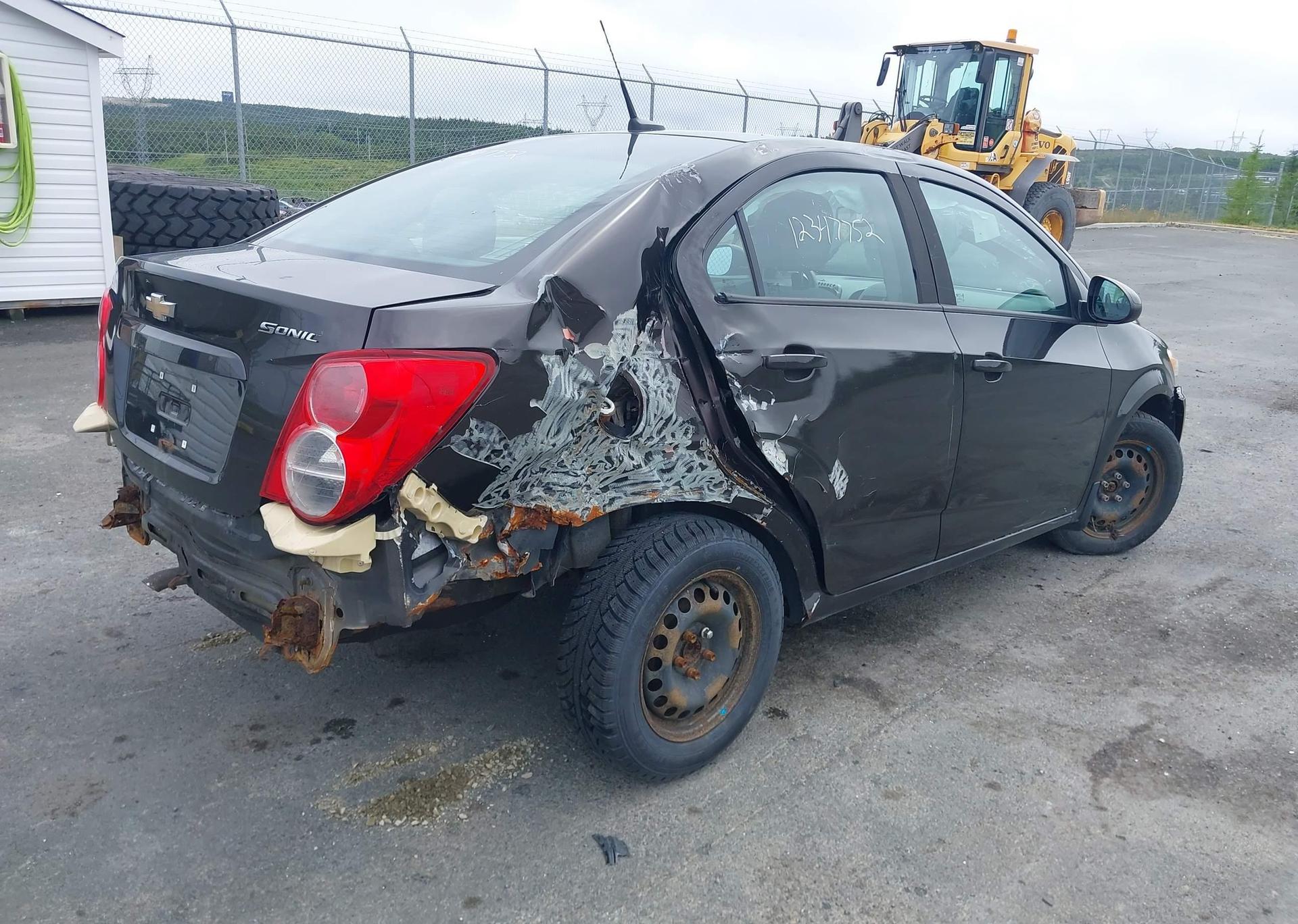 2014 CHEVROLET SONIC LS AUTO
