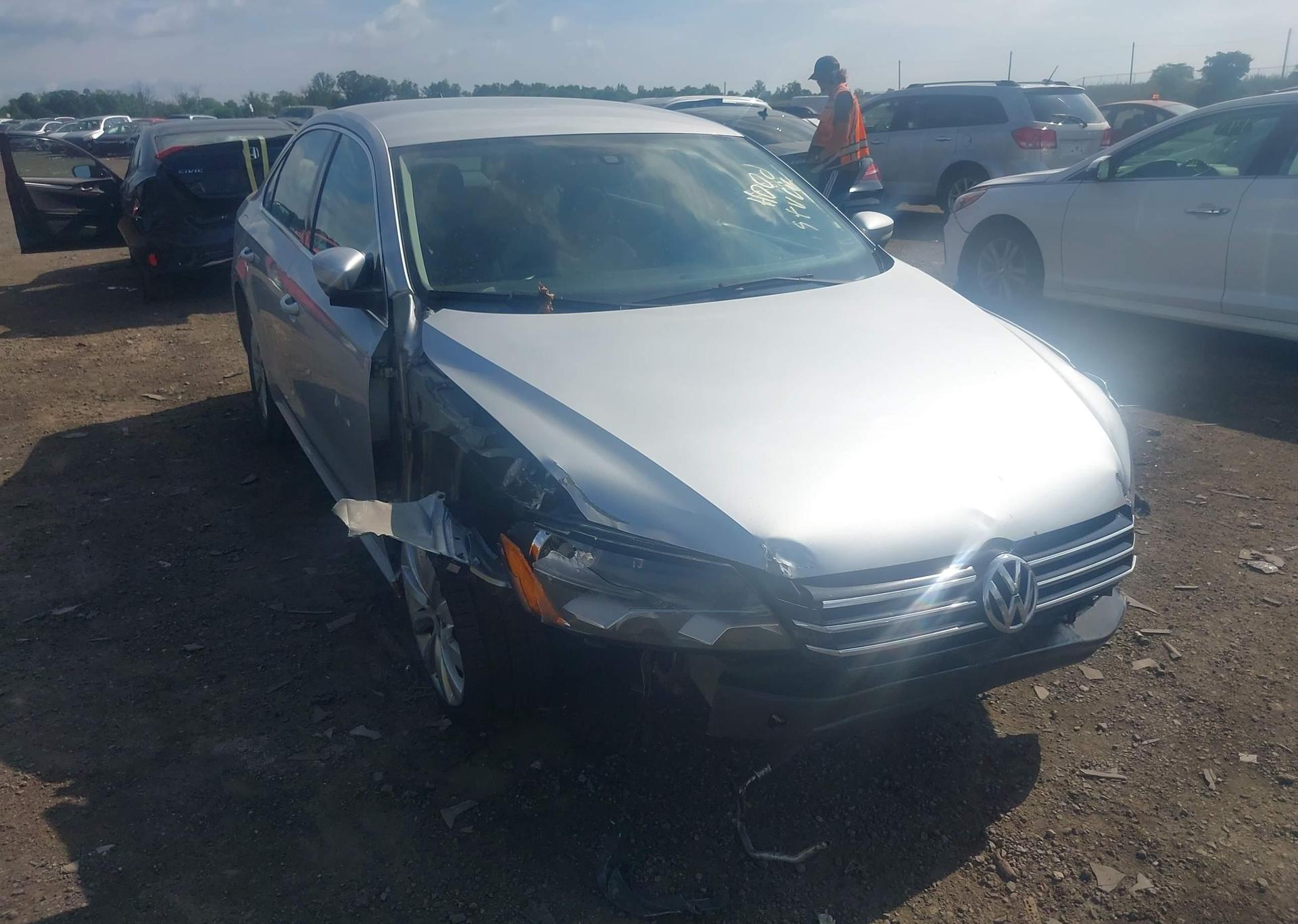 2015 VOLKSWAGEN PASSAT 1.8 TSI TRENDLINE