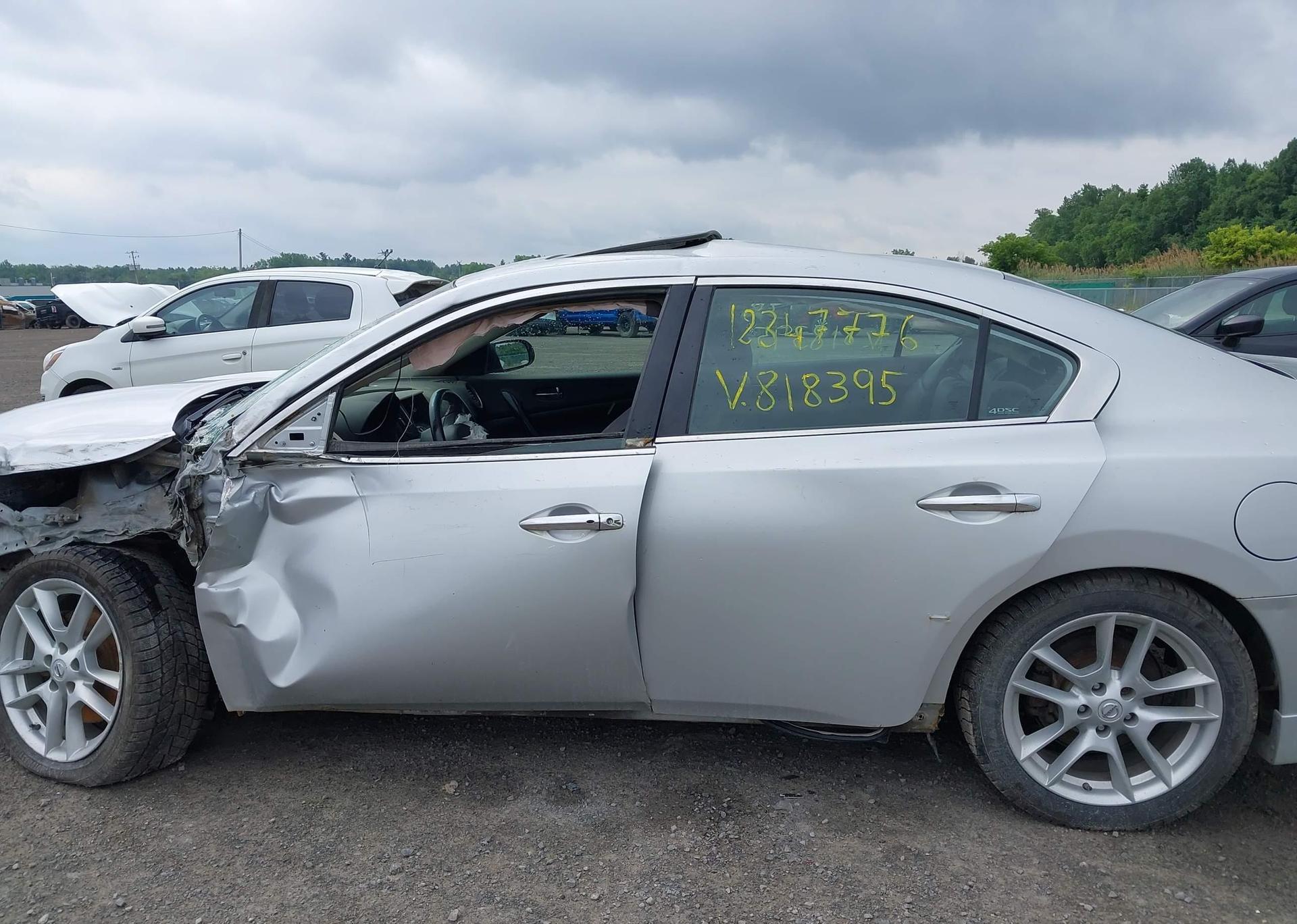 2011 NISSAN MAXIMA