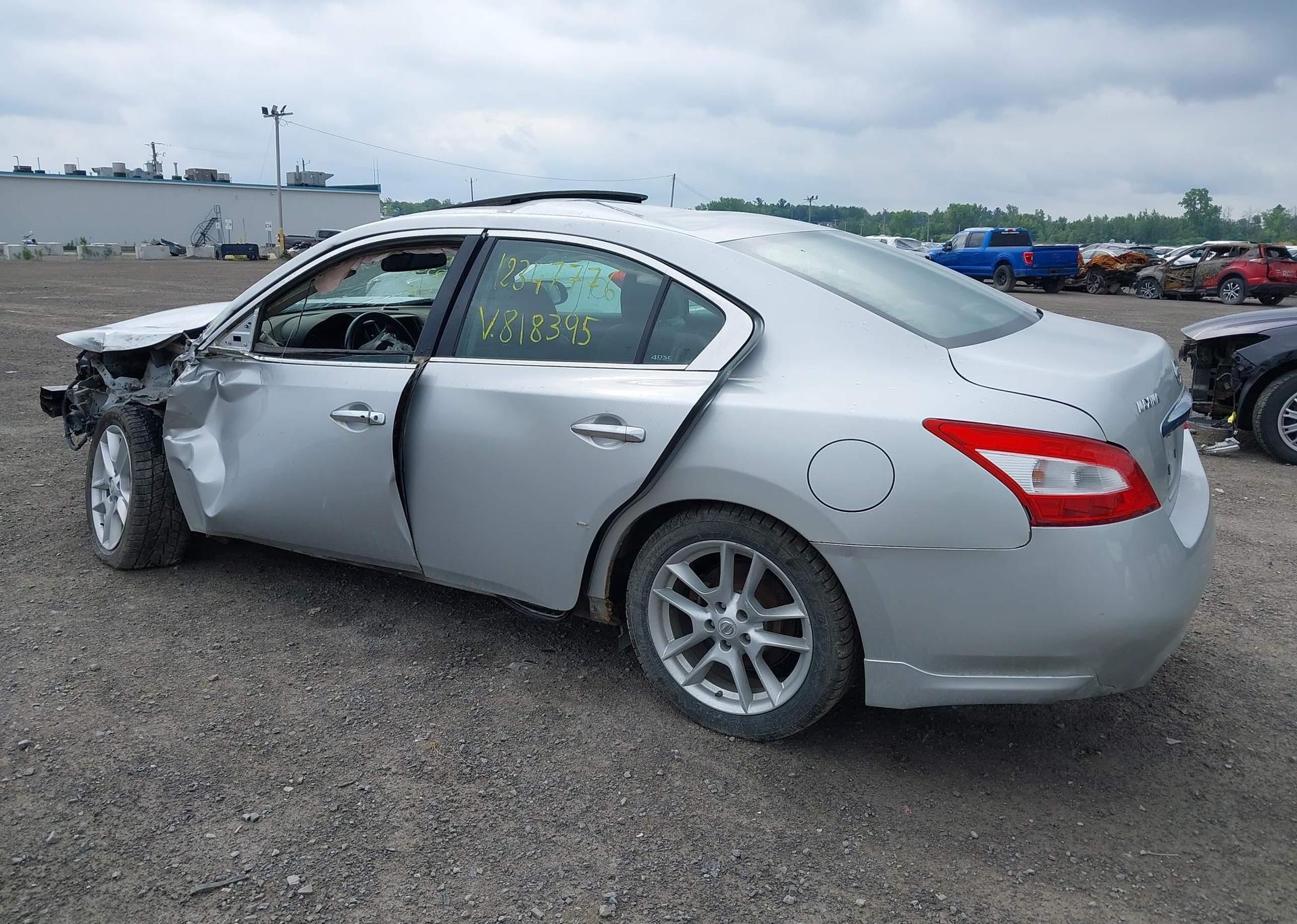 2011 NISSAN MAXIMA