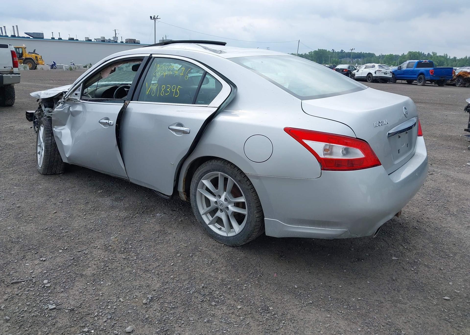 2011 NISSAN MAXIMA