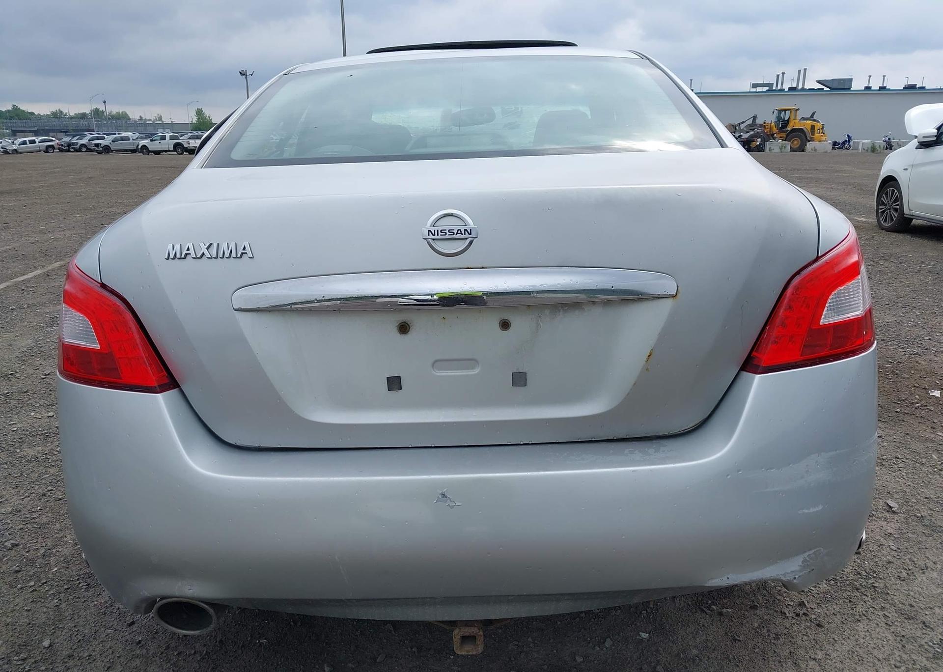 2011 NISSAN MAXIMA