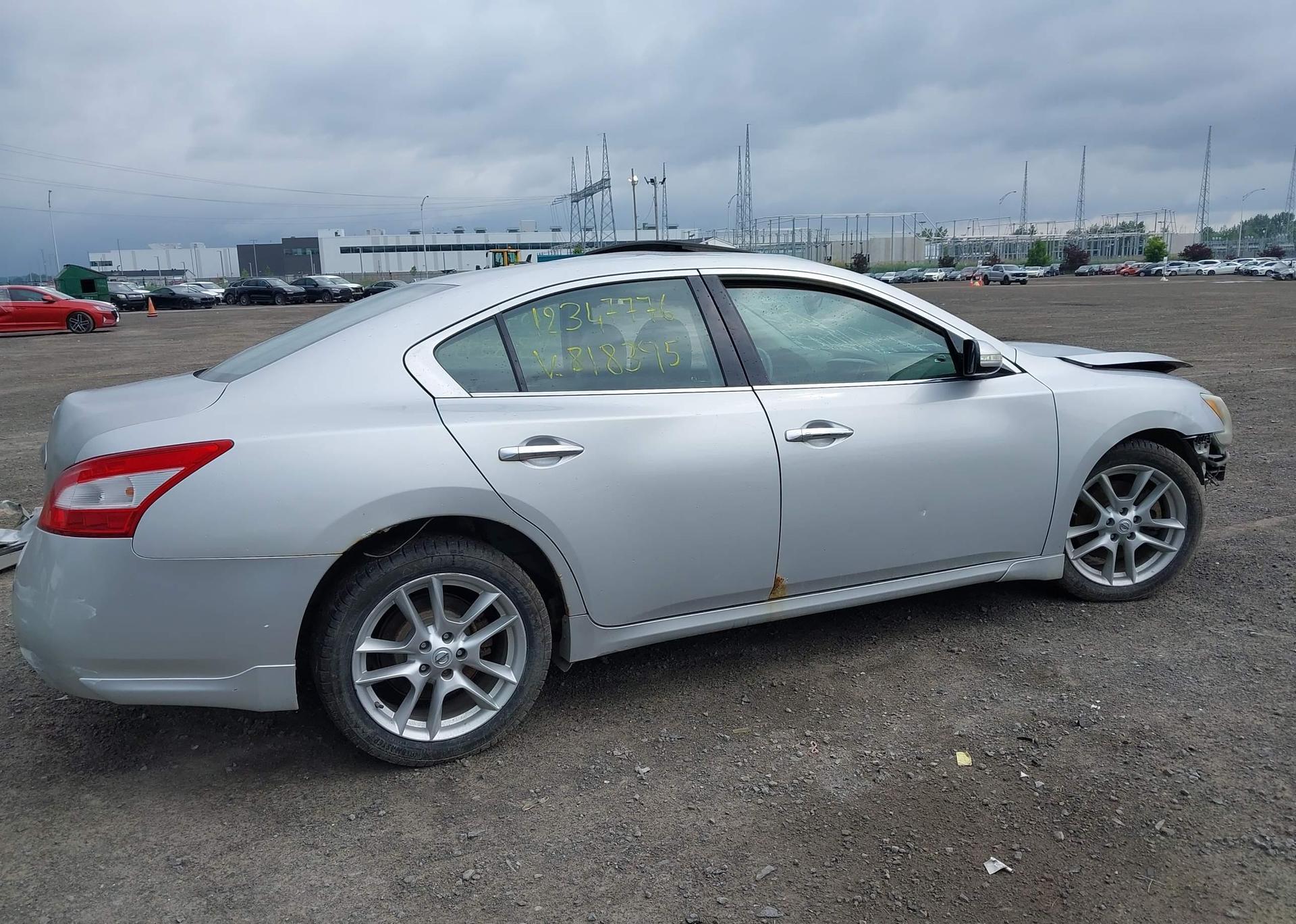 2011 NISSAN MAXIMA