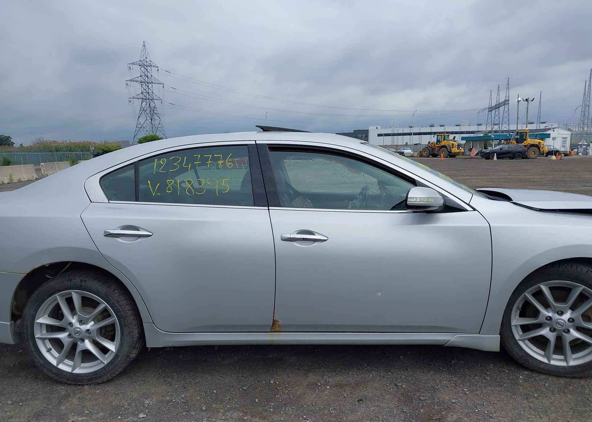 2011 NISSAN MAXIMA