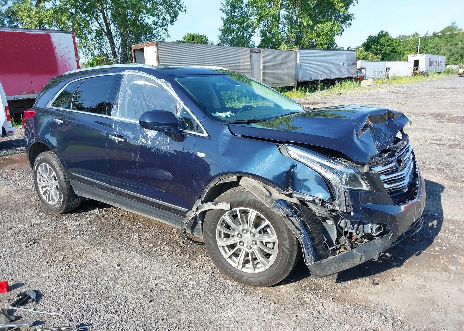 2017 CADILLAC XT5