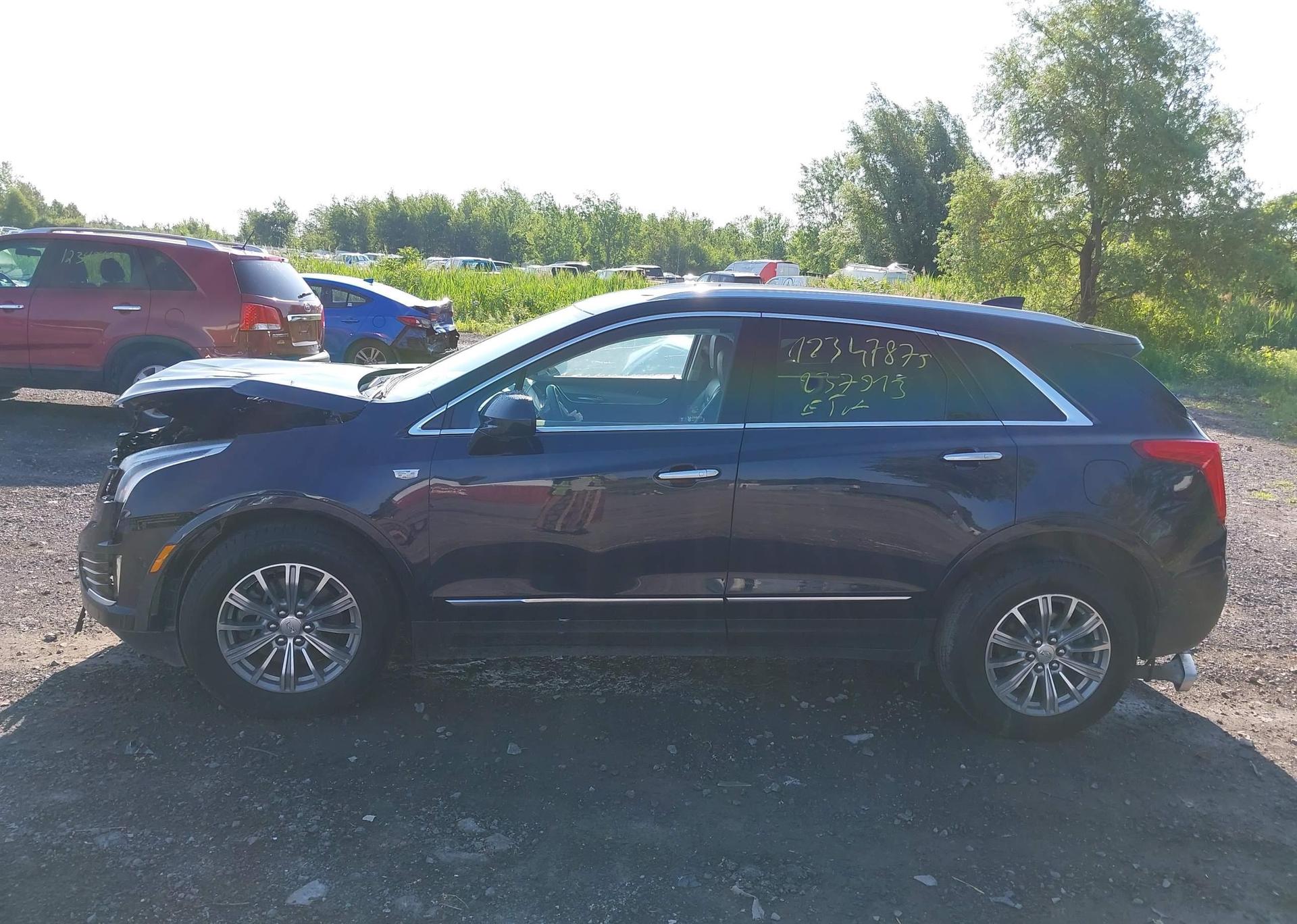 2017 CADILLAC XT5