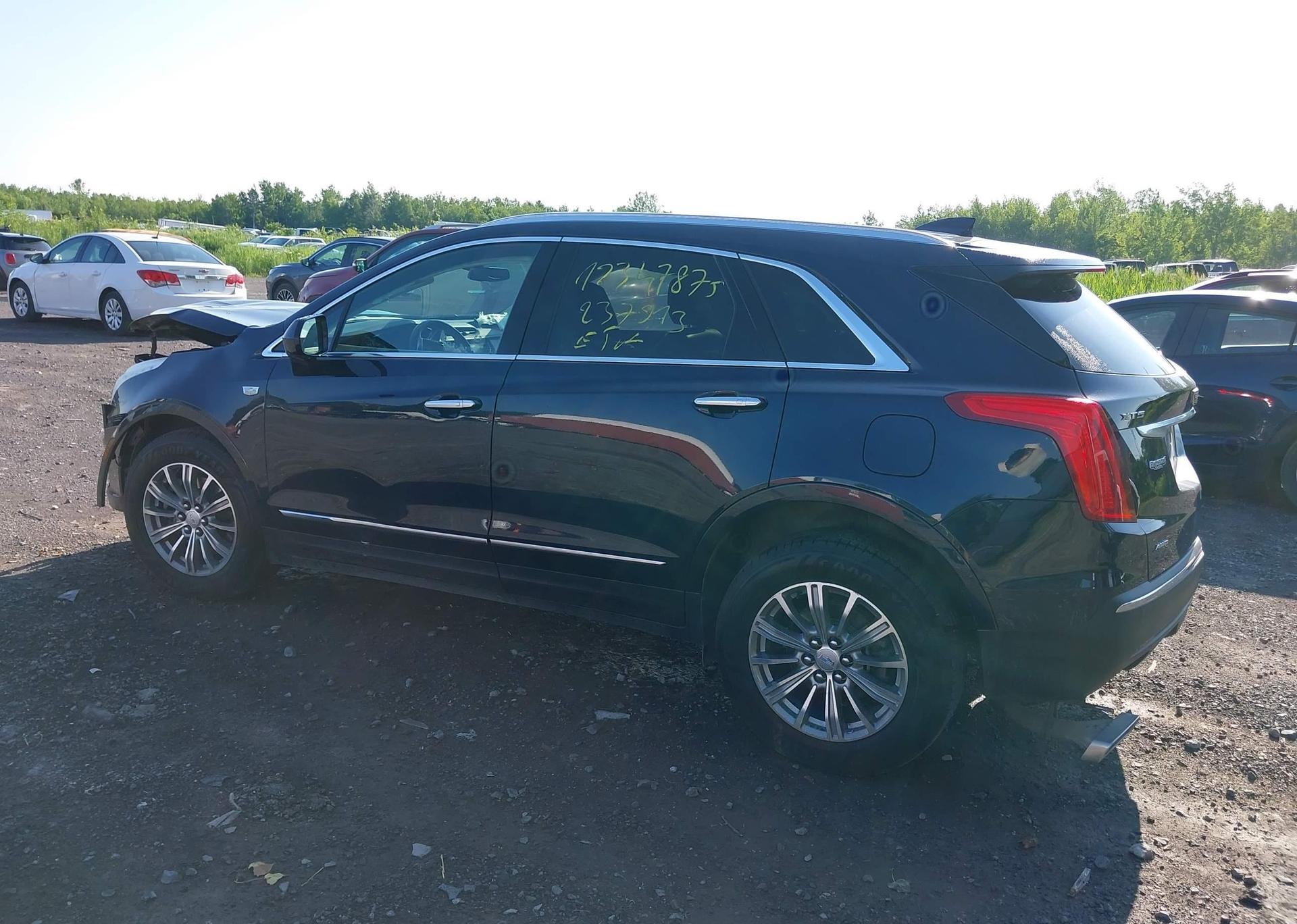 2017 CADILLAC XT5