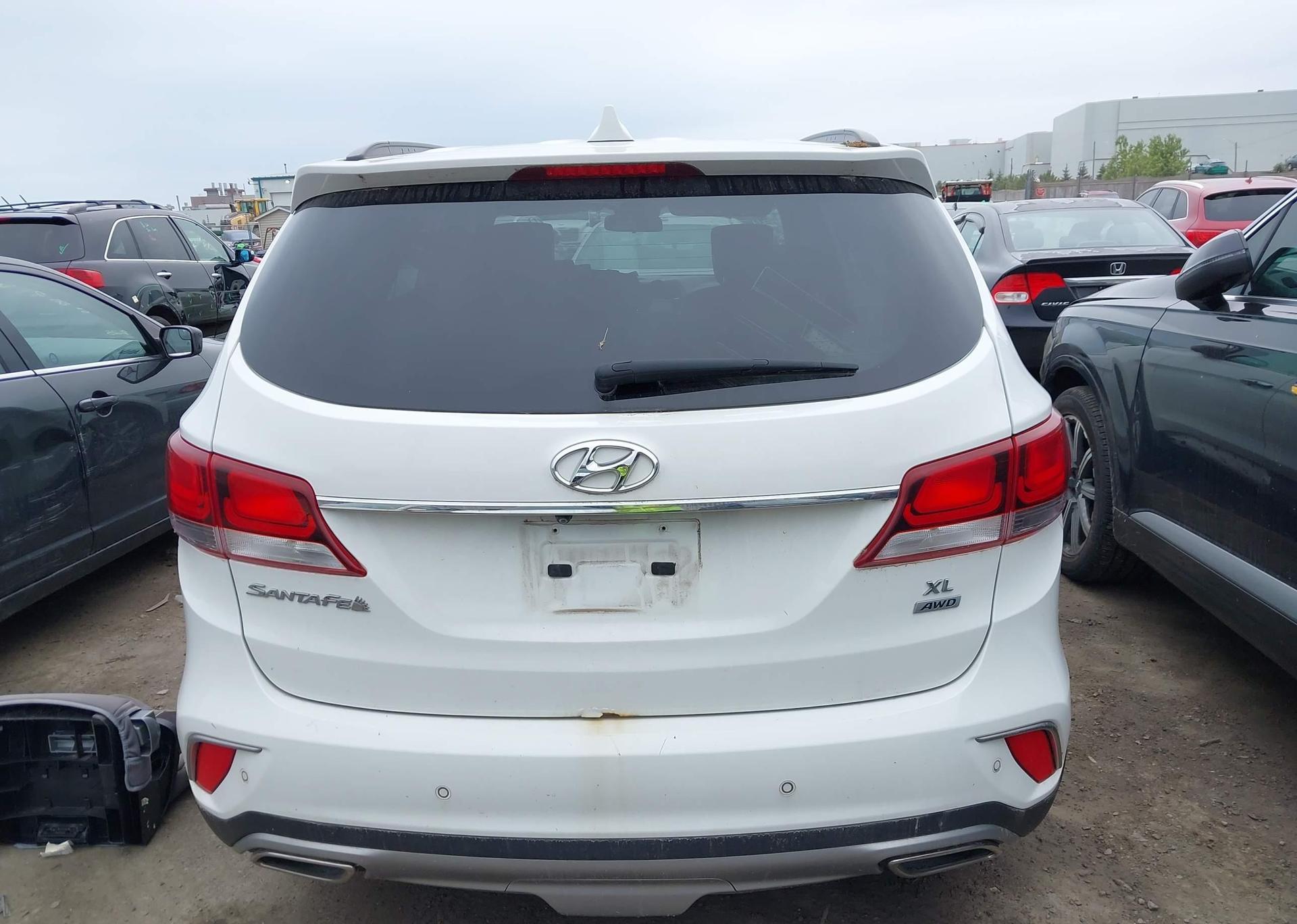 2018 HYUNDAI SANTA FE SE
