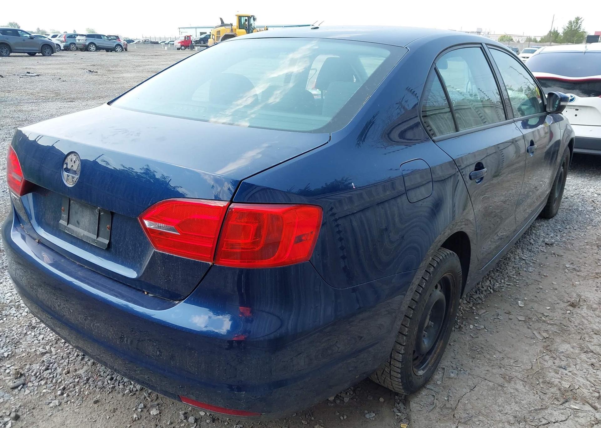 2011 VOLKSWAGEN JETTA