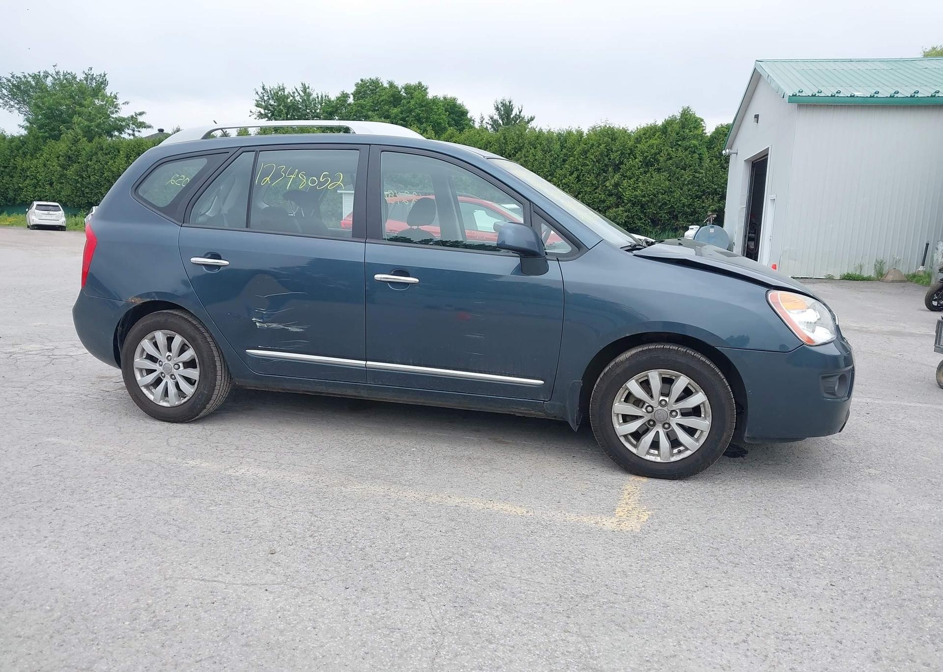2012 KIA RONDO