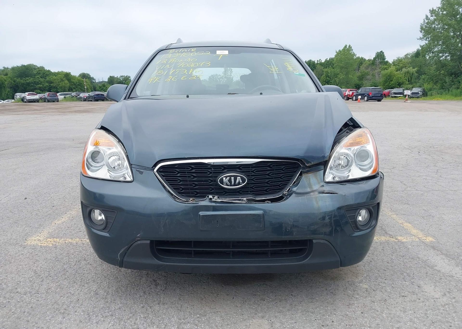 2012 KIA RONDO