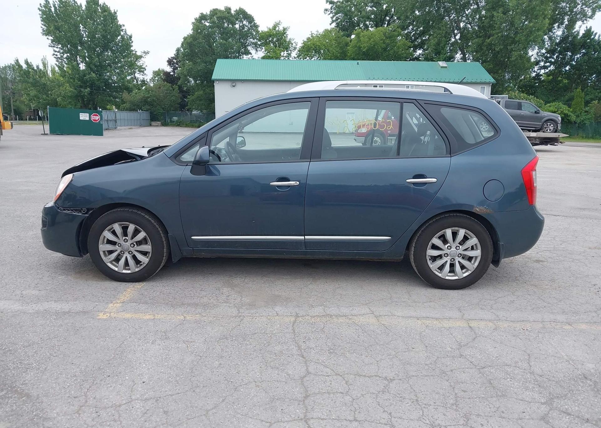 2012 KIA RONDO
