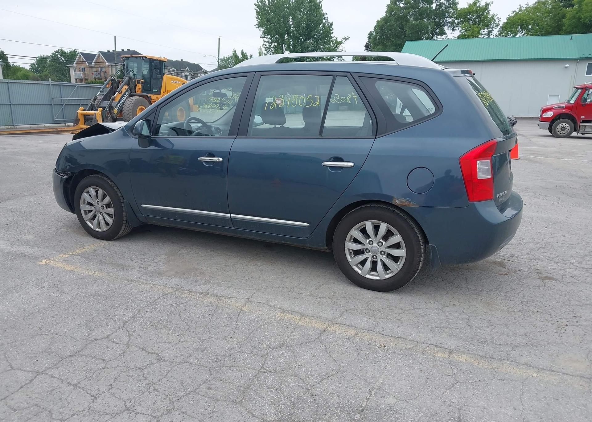 2012 KIA RONDO