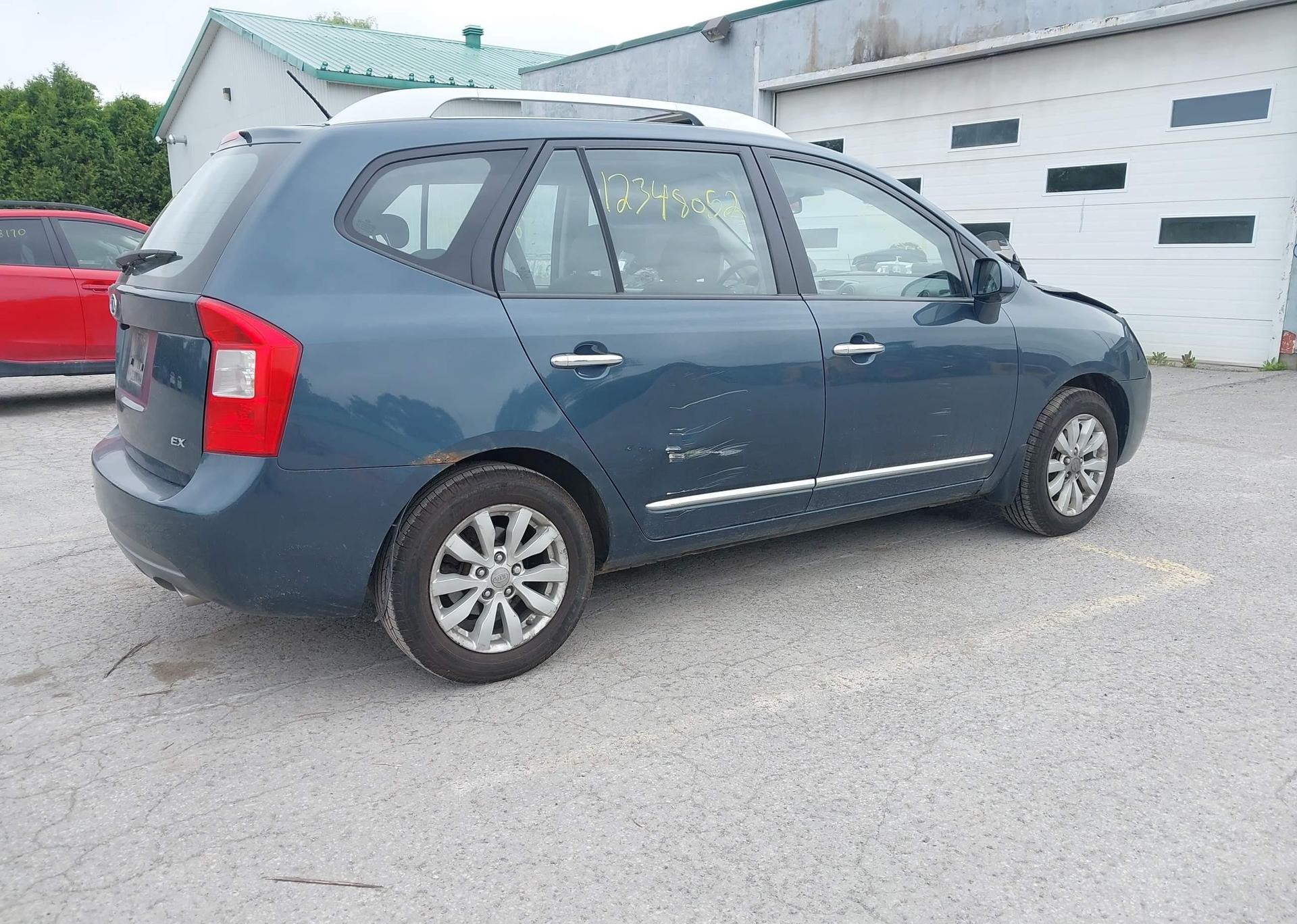 2012 KIA RONDO