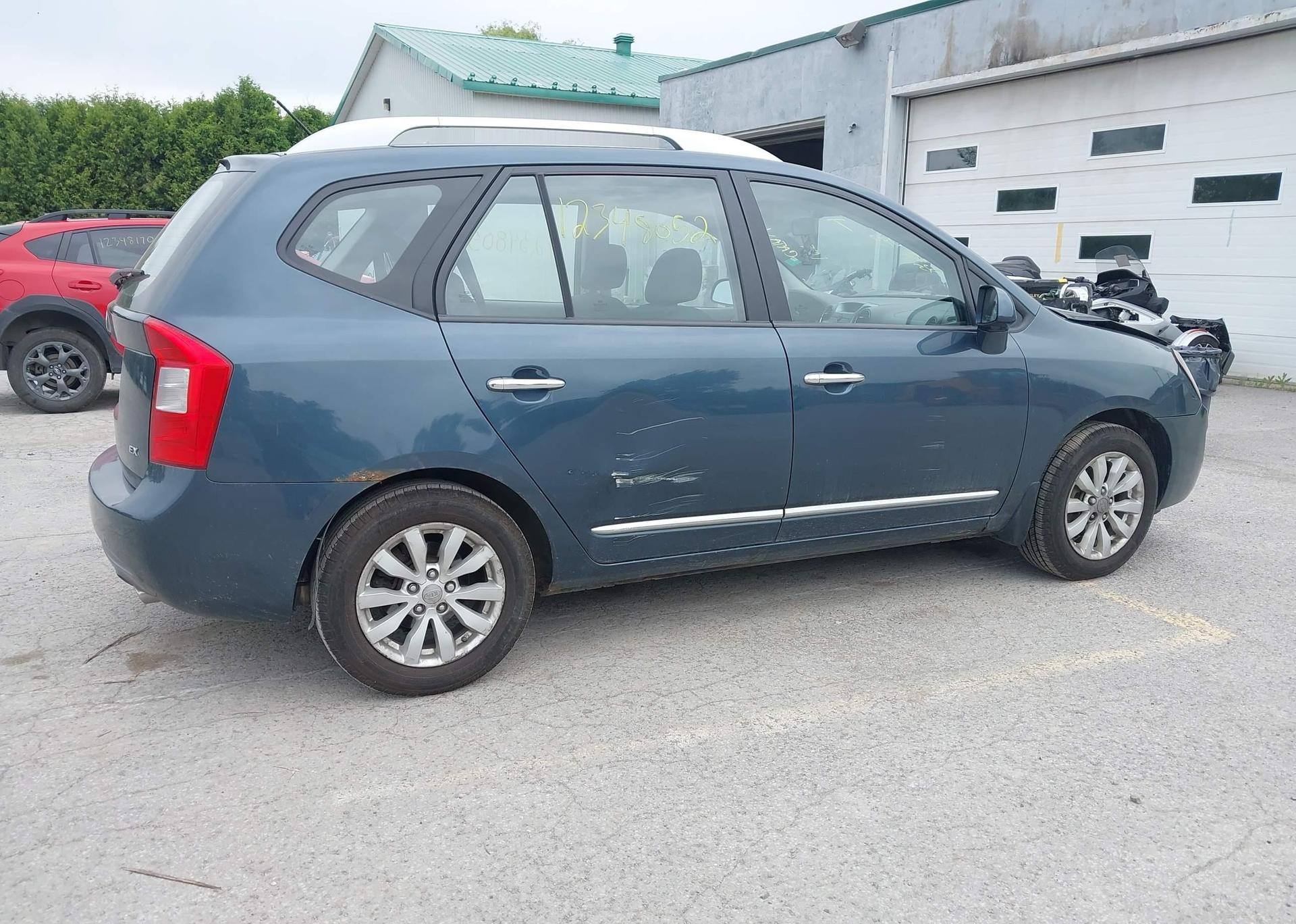 2012 KIA RONDO