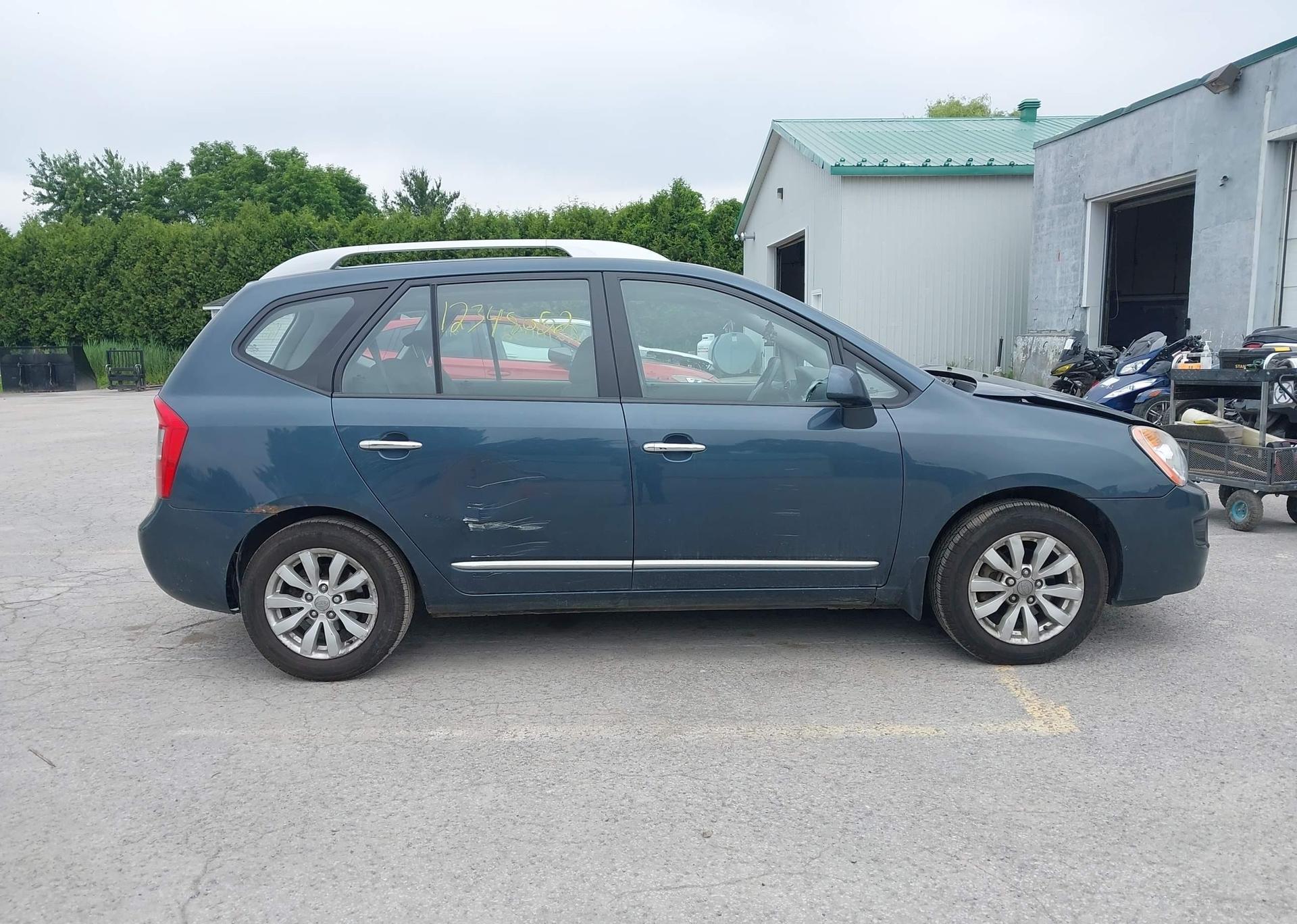 2012 KIA RONDO