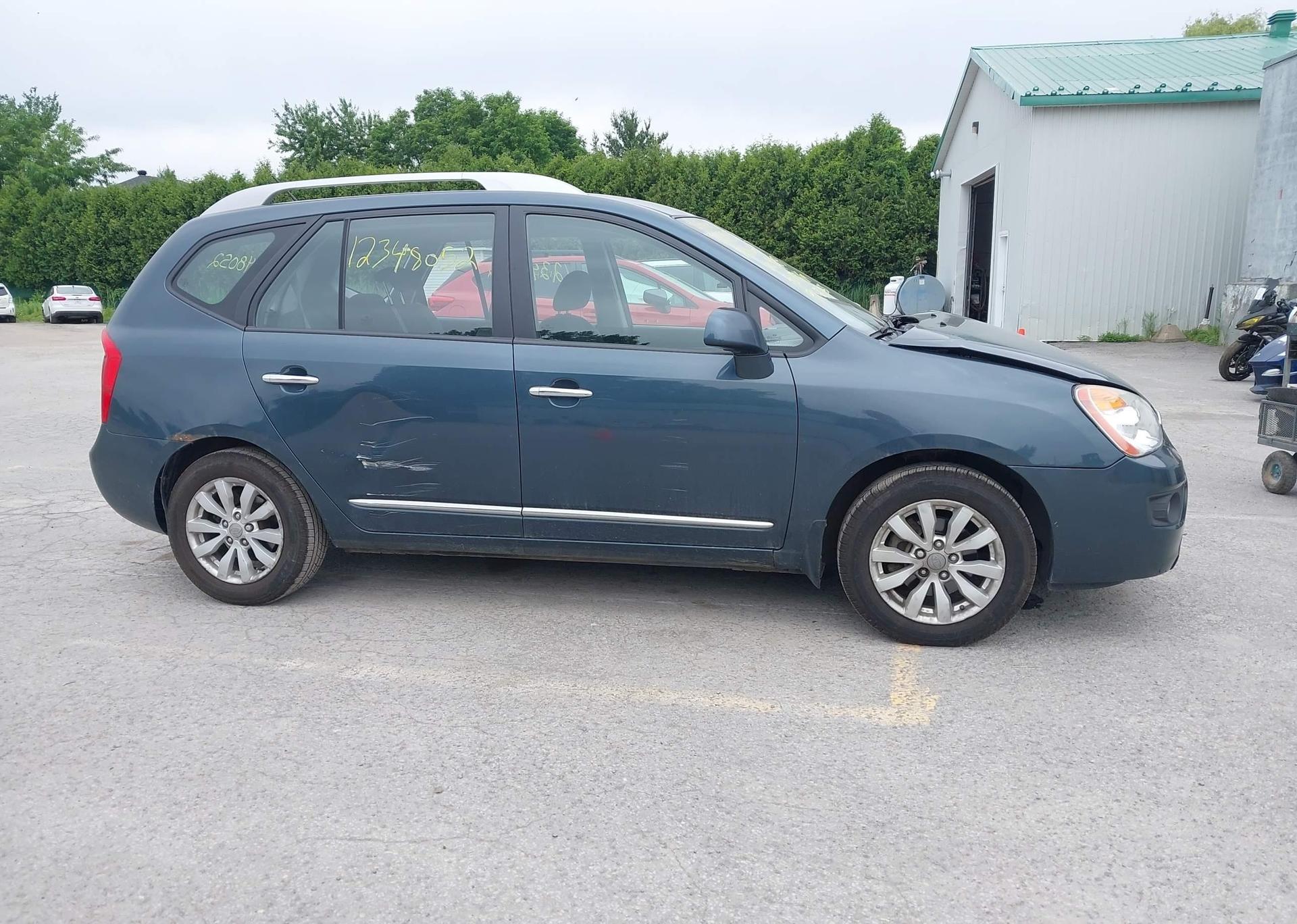 2012 KIA RONDO