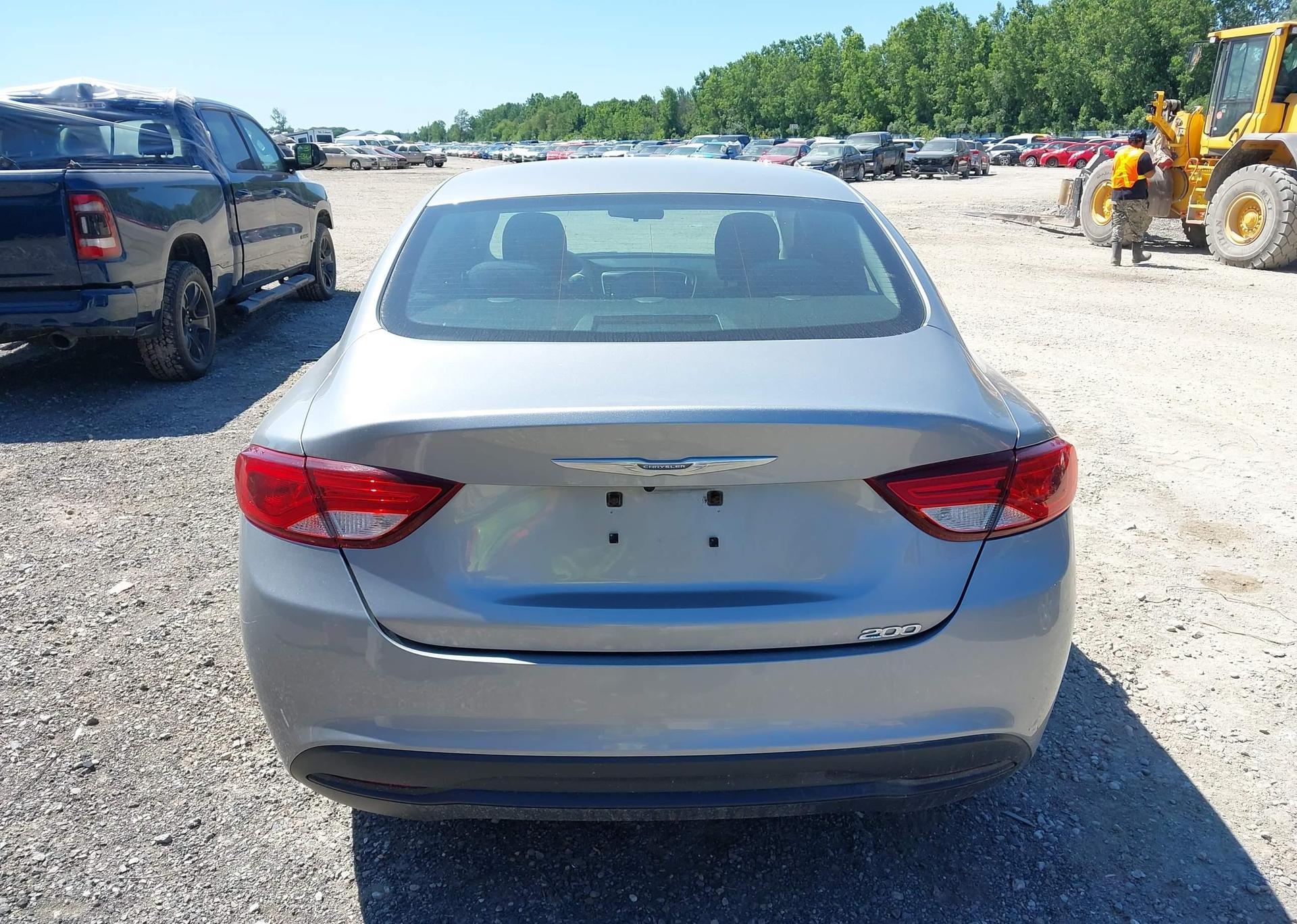 2016 CHRYSLER 200 LX