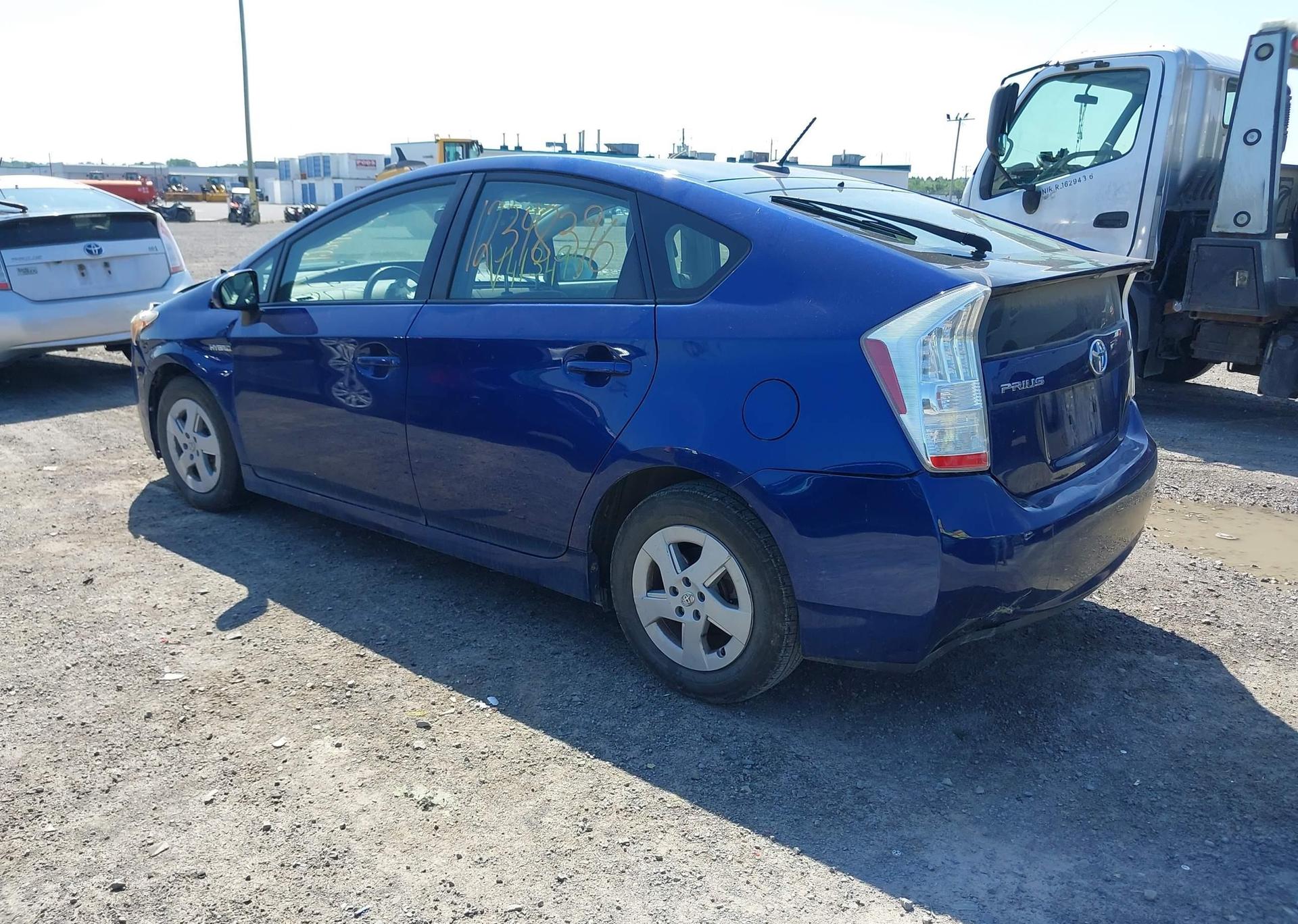 2011 TOYOTA PRIUS