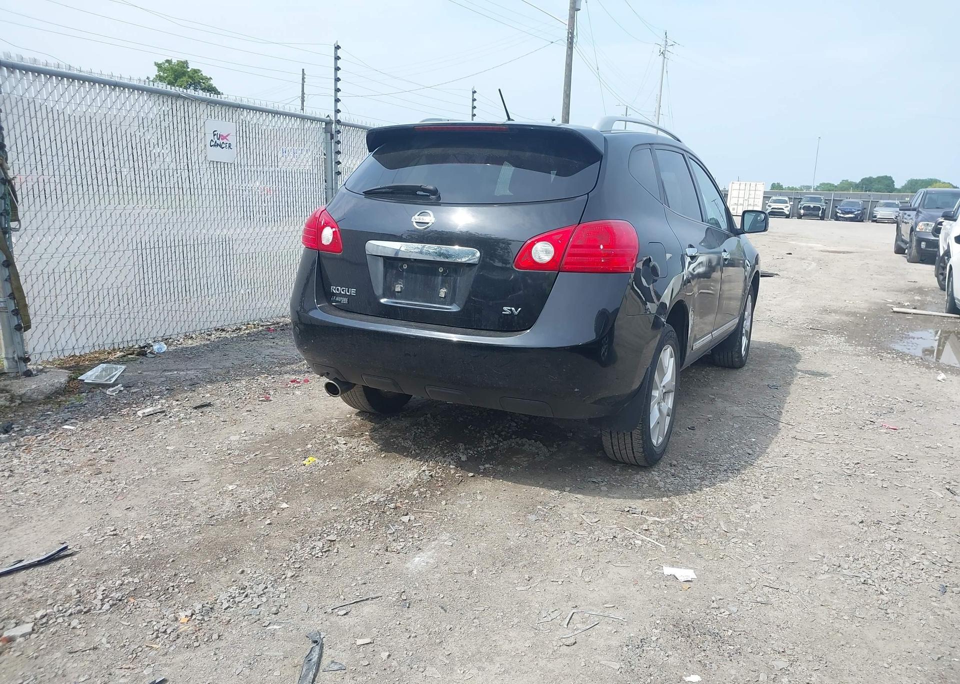 2013 NISSAN ROGUE S