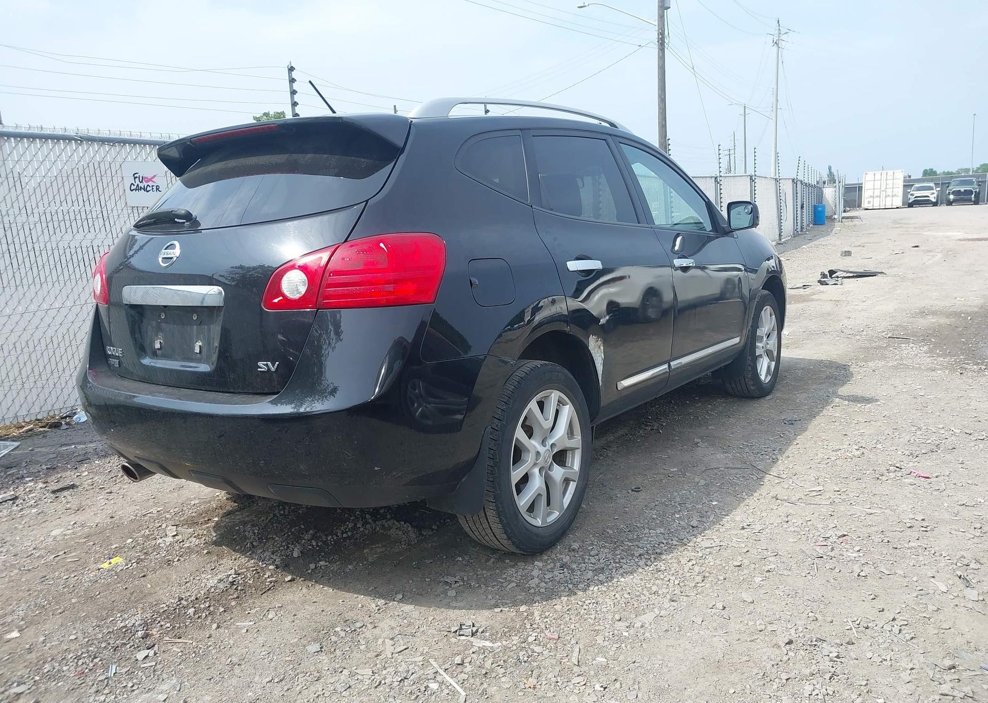 2013 NISSAN ROGUE S