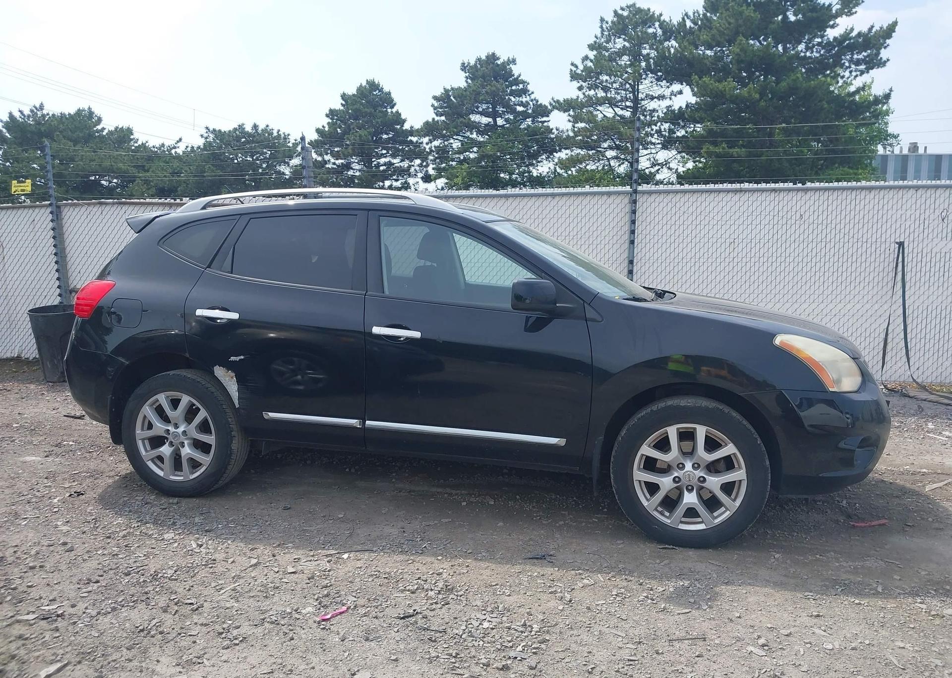 2013 NISSAN ROGUE S