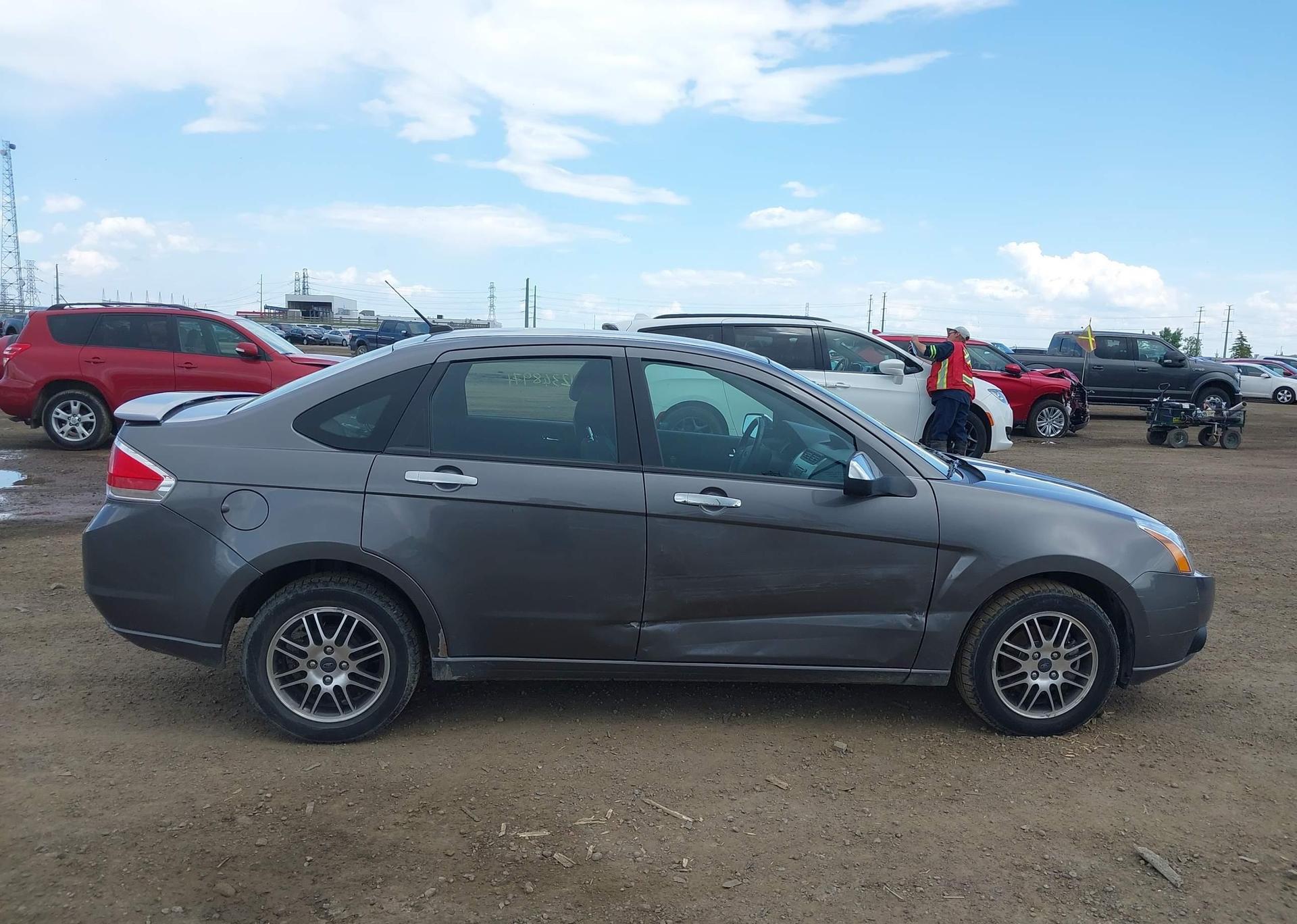 2010 FORD FOCUS SE