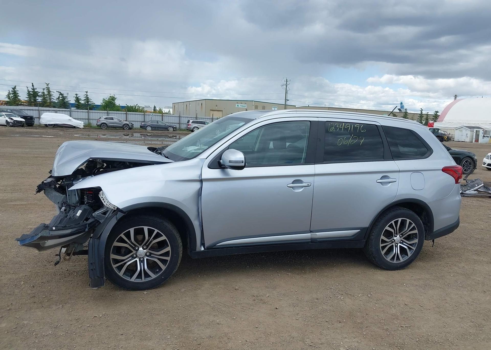 2016 MITSUBISHI OUTLANDER ES