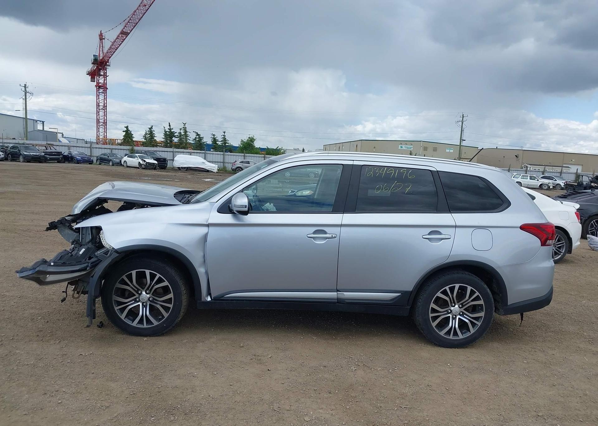2016 MITSUBISHI OUTLANDER ES