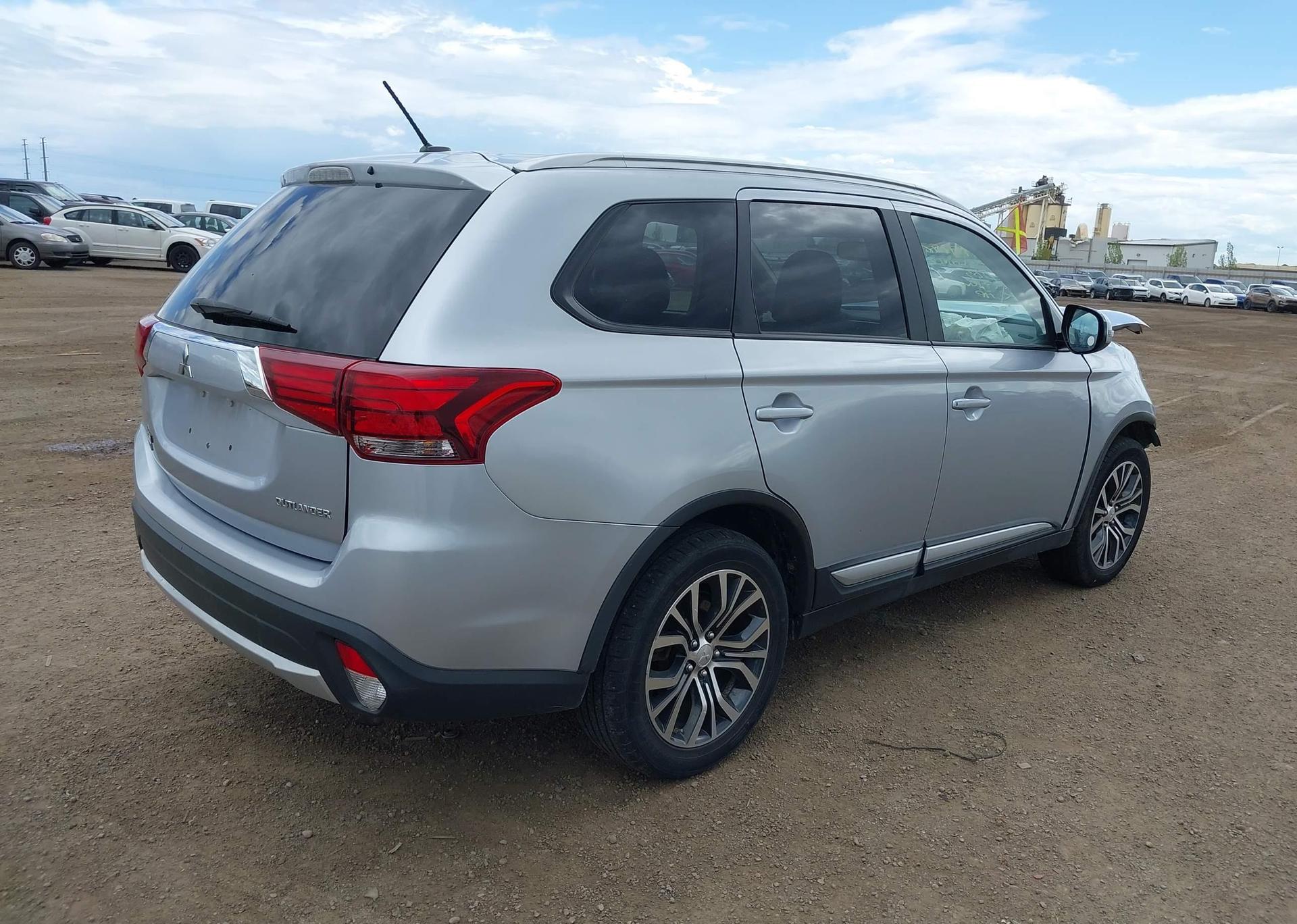 2016 MITSUBISHI OUTLANDER ES