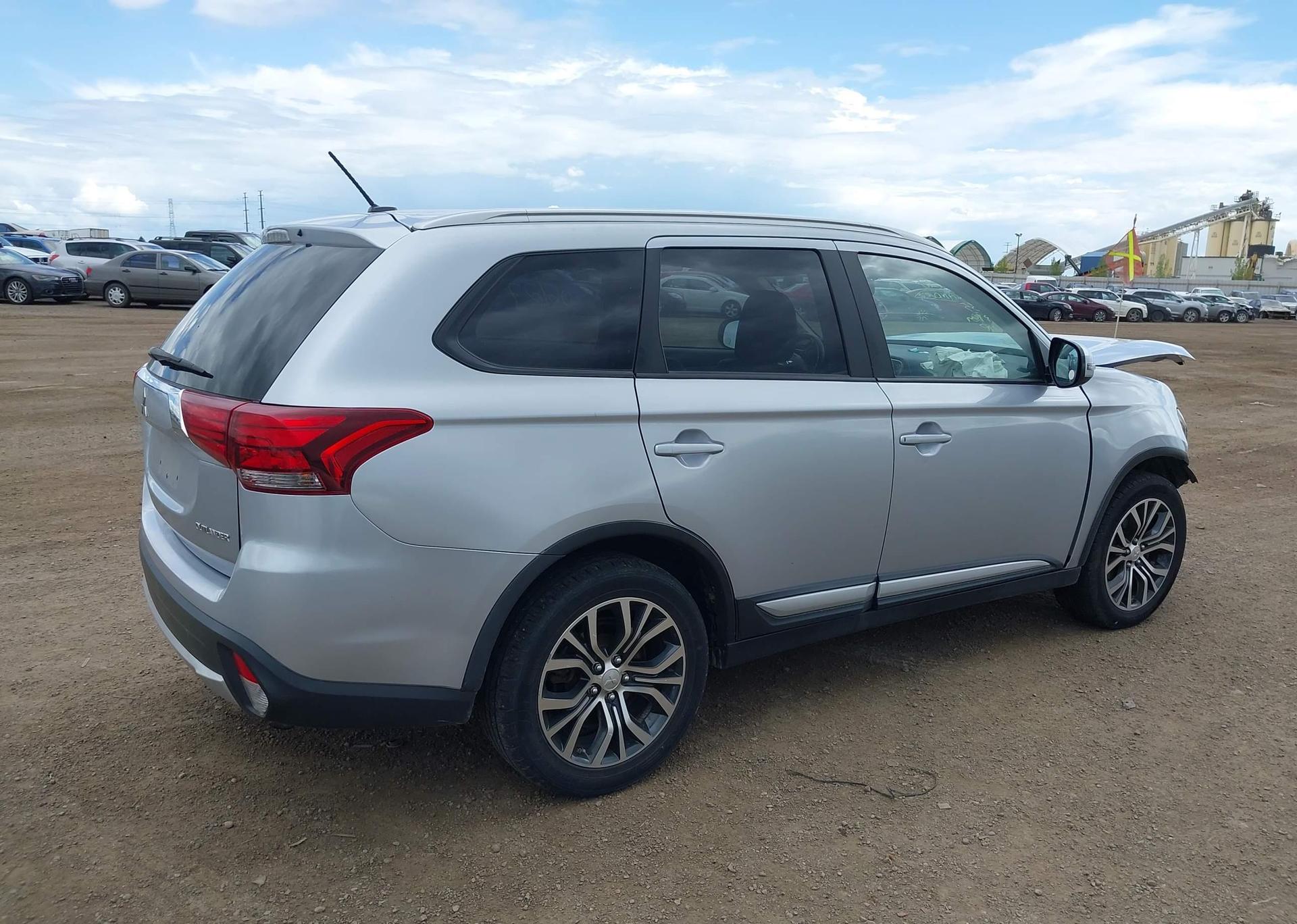 2016 MITSUBISHI OUTLANDER ES