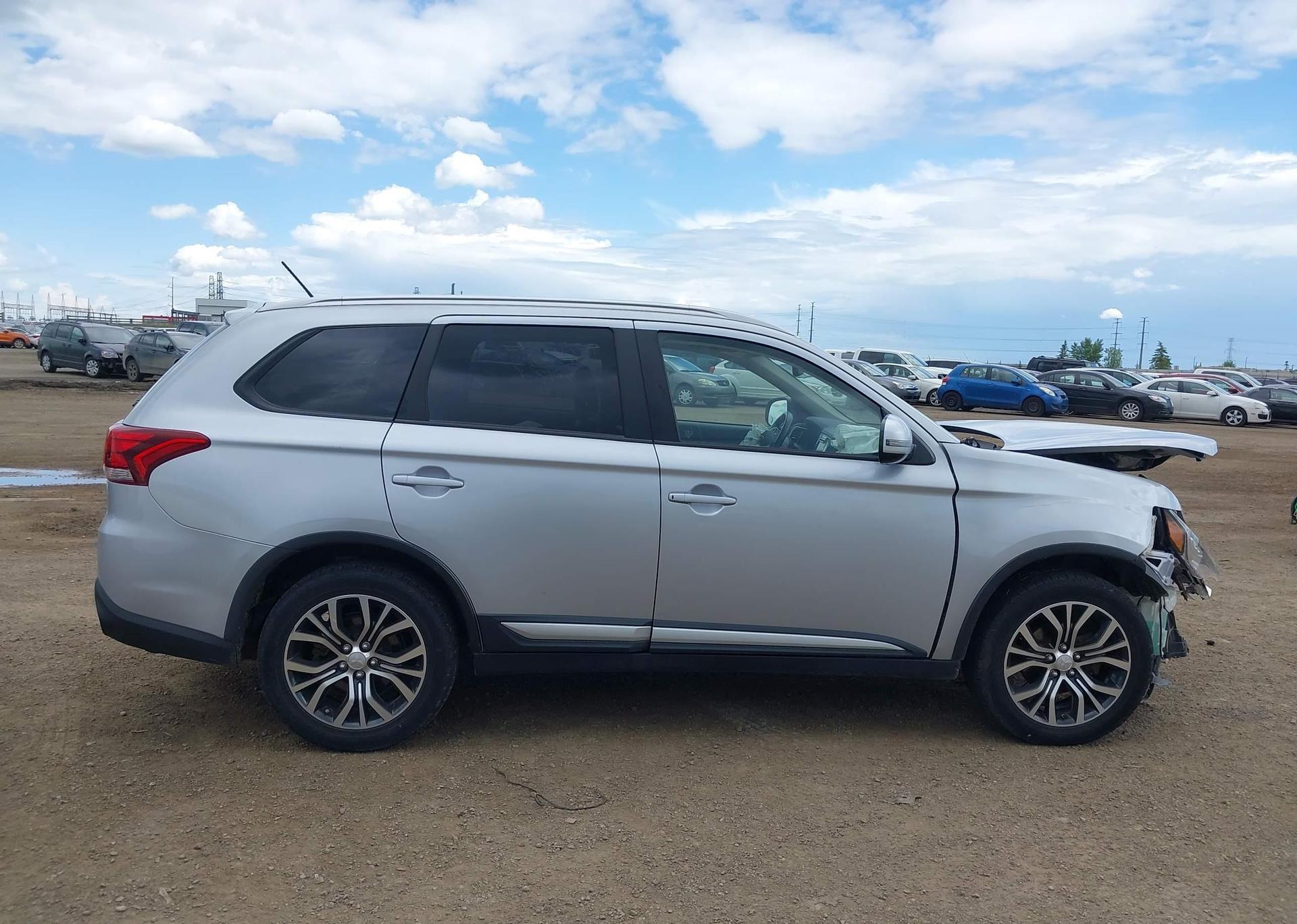 2016 MITSUBISHI OUTLANDER ES