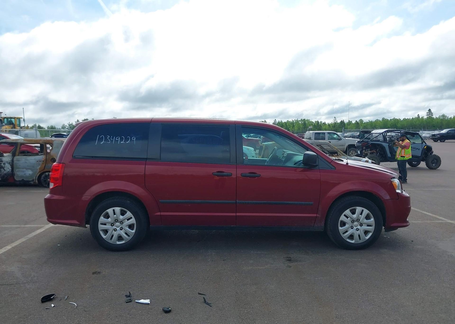 2015 DODGE GRAND CARAVAN SE