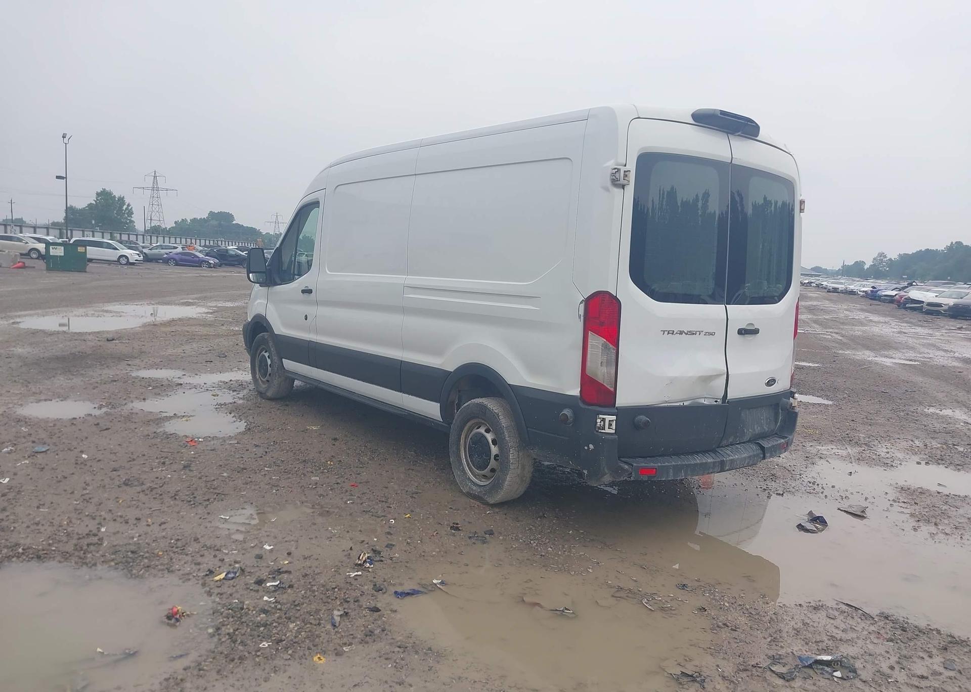 2018 FORD transit t-250