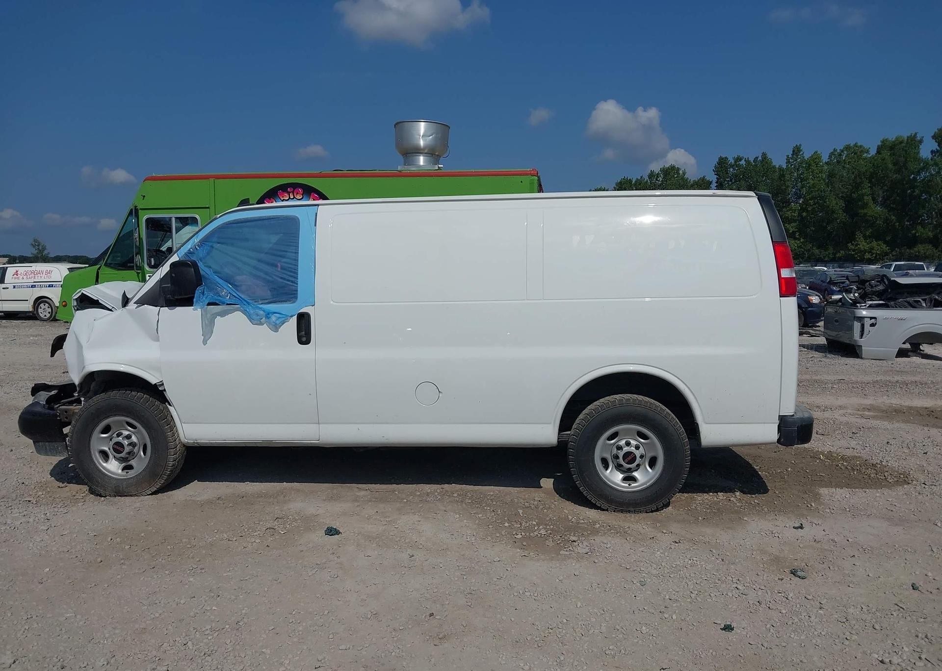 2023 GMC SAVANA G2500