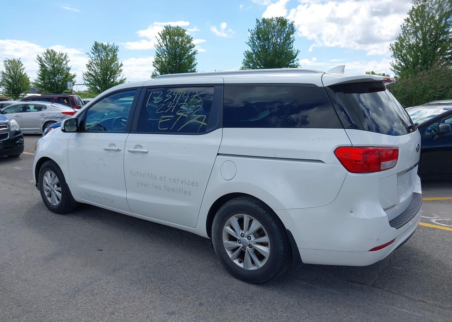 2016 KIA SEDONA LX