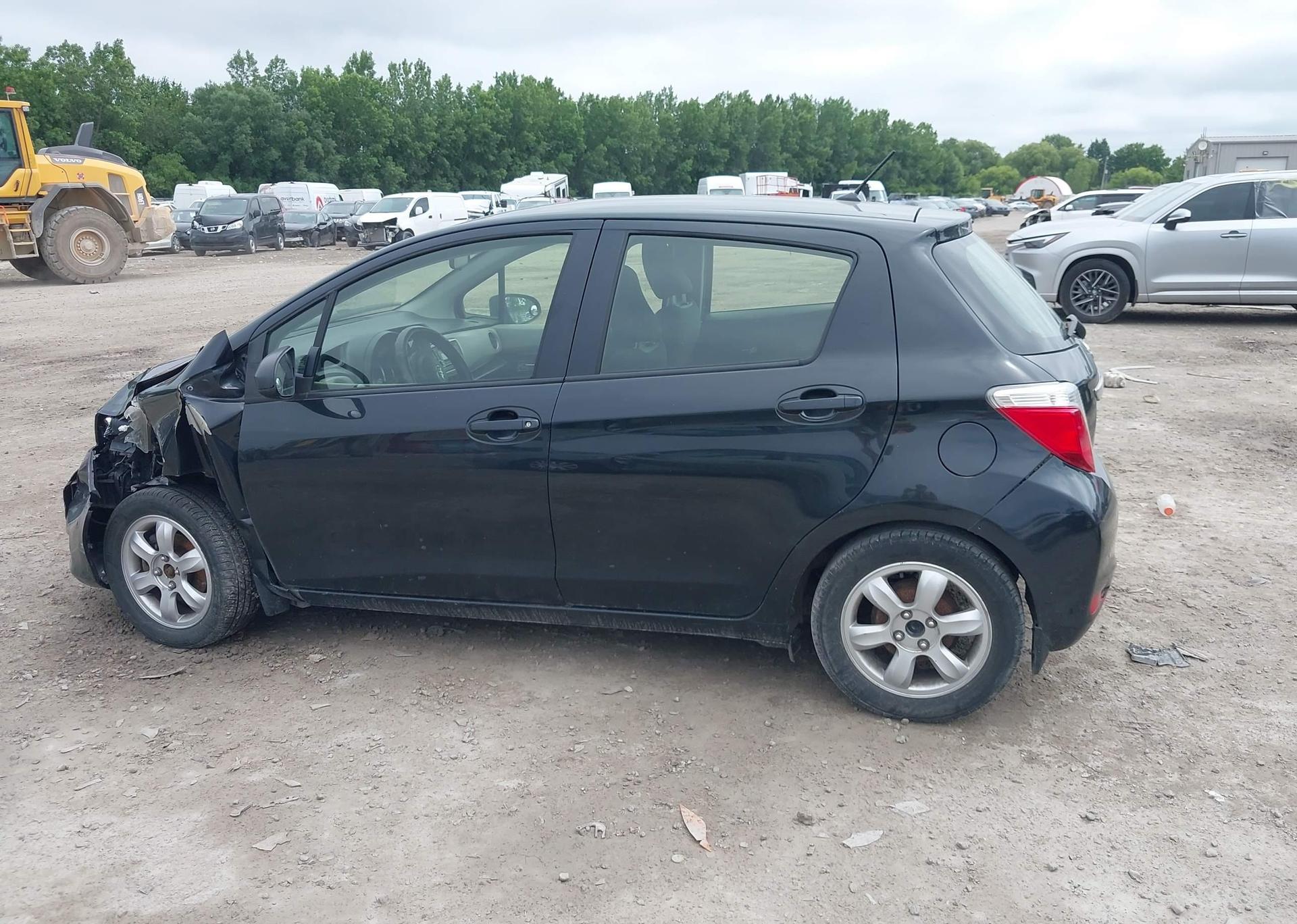 2012 TOYOTA YARIS
