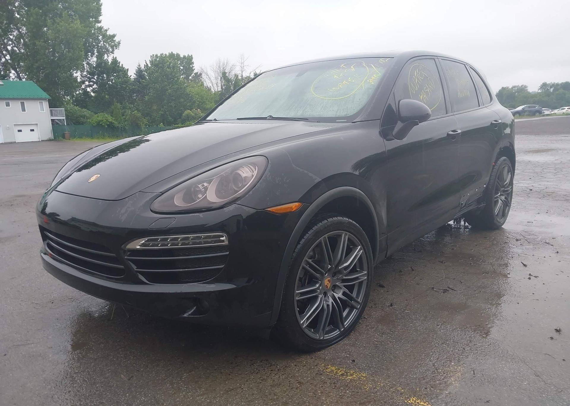 2014 PORSCHE CAYENNE