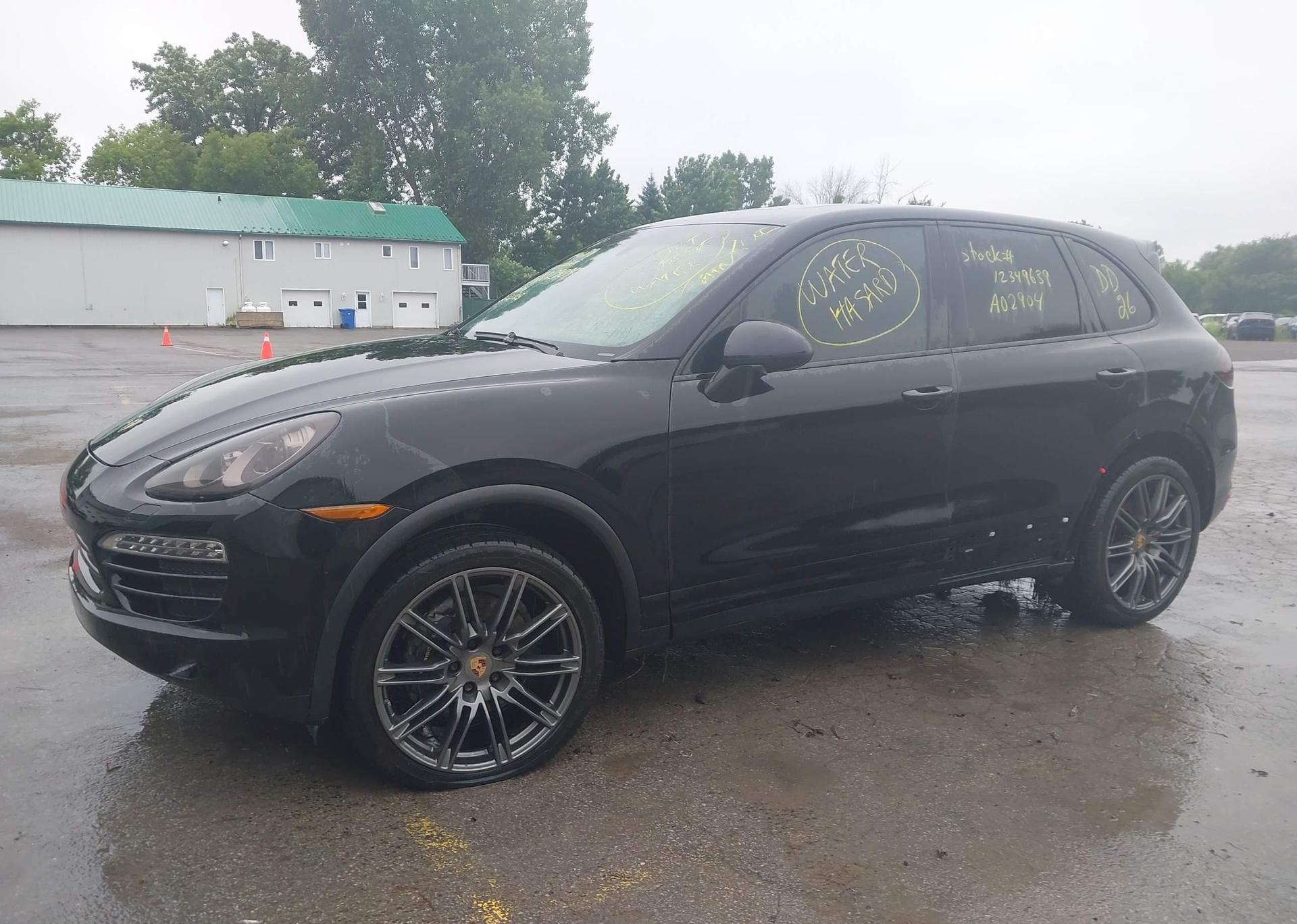 2014 PORSCHE CAYENNE