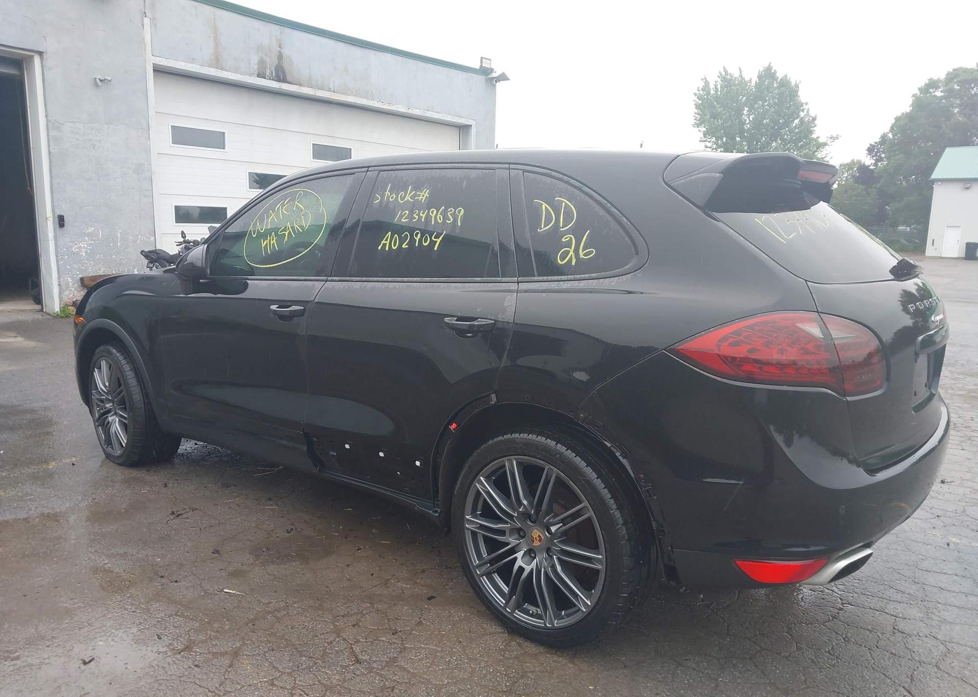 2014 PORSCHE CAYENNE