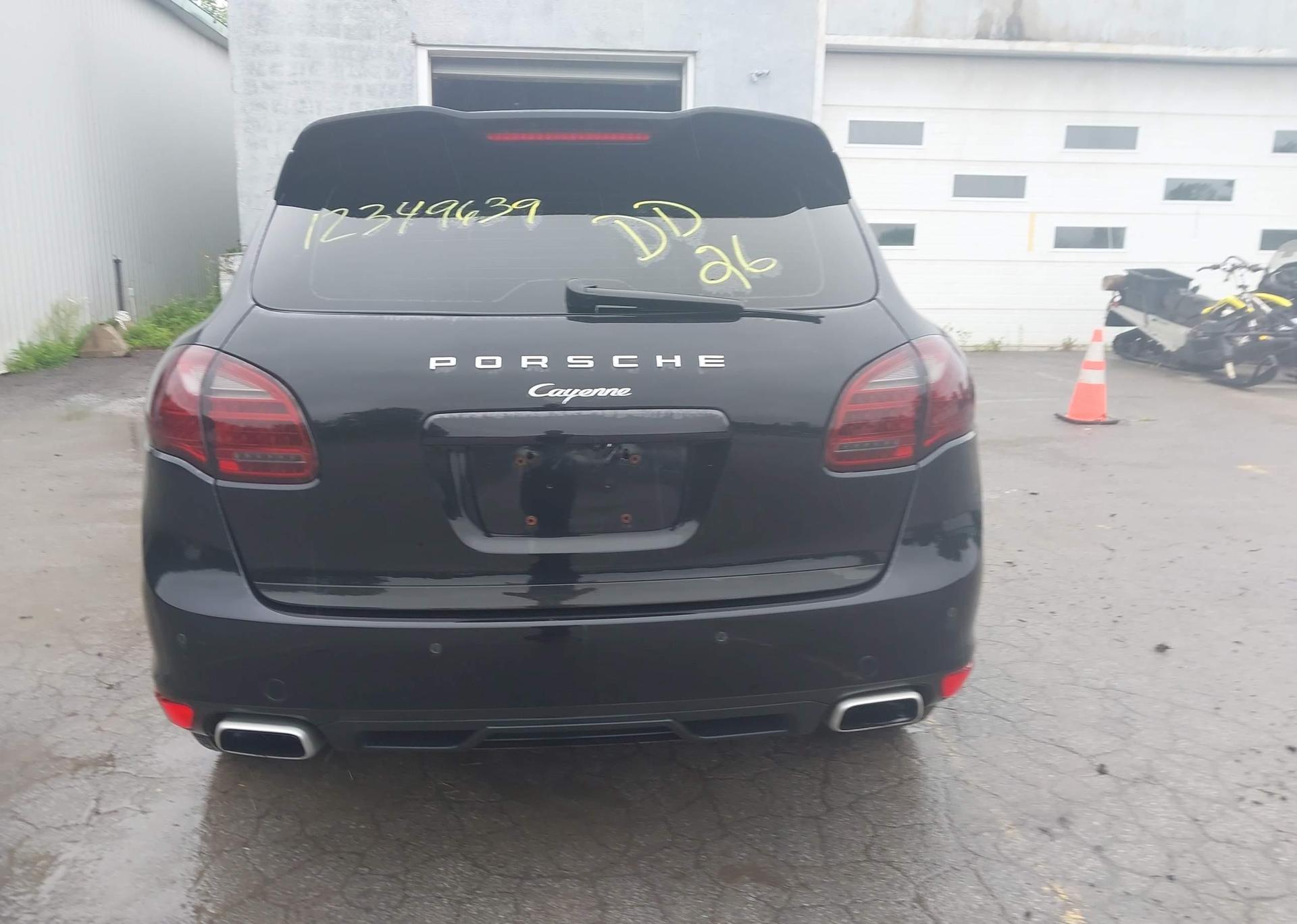 2014 PORSCHE CAYENNE