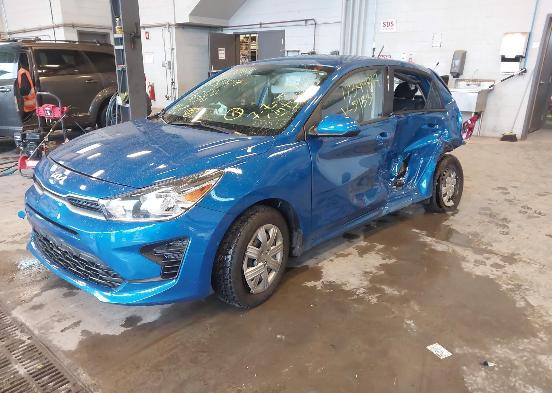 2022 TOYOTA COROLLA