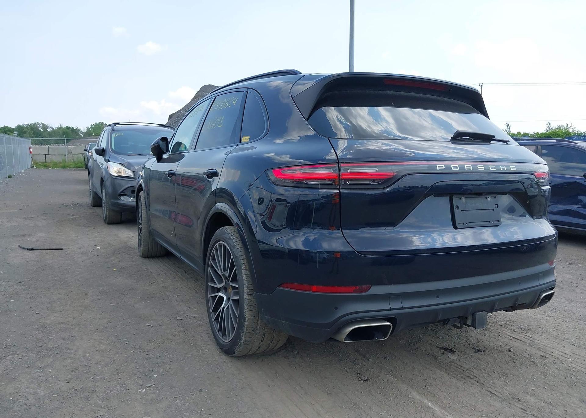 2019 PORSCHE CAYENNE