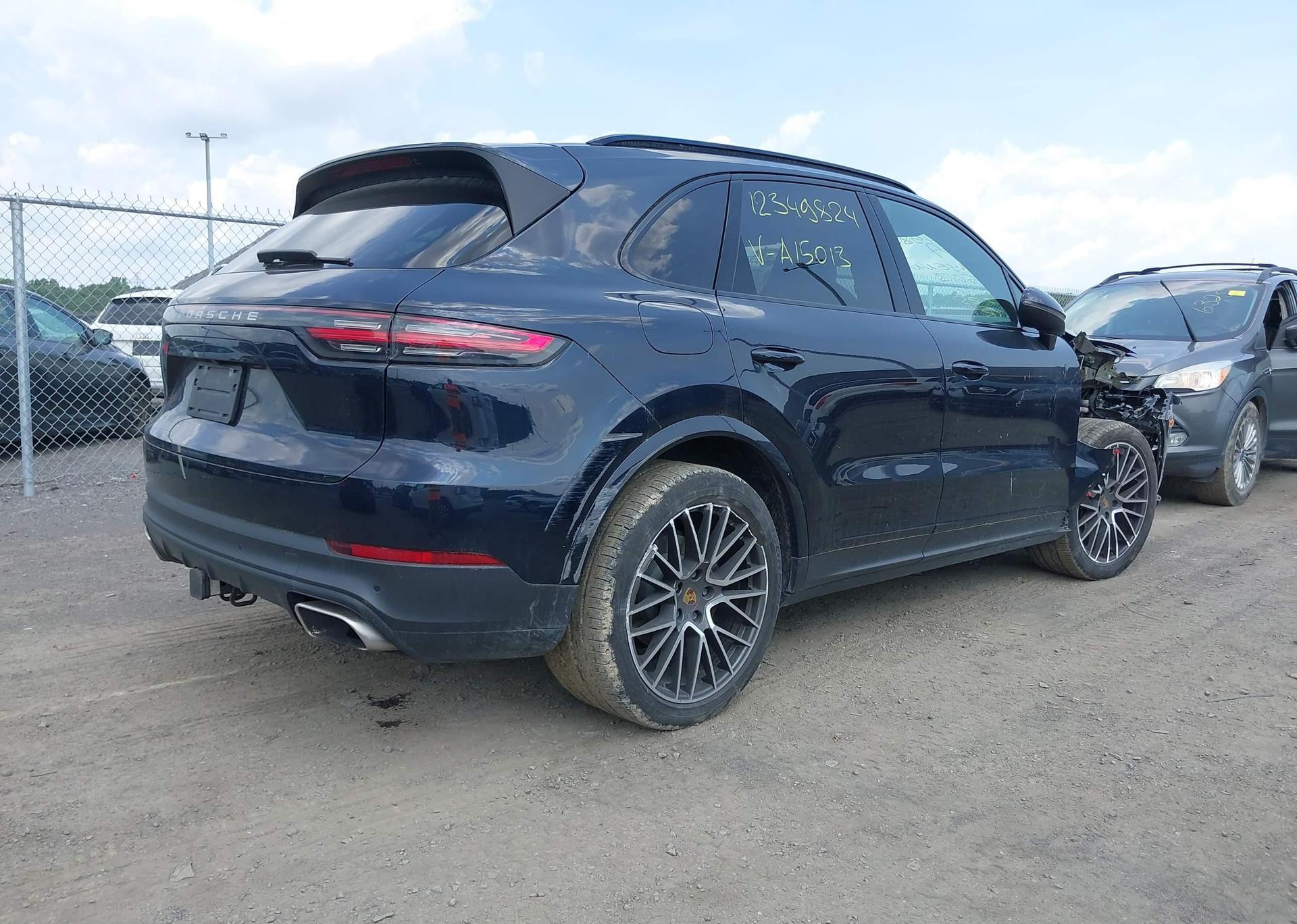 2019 PORSCHE CAYENNE