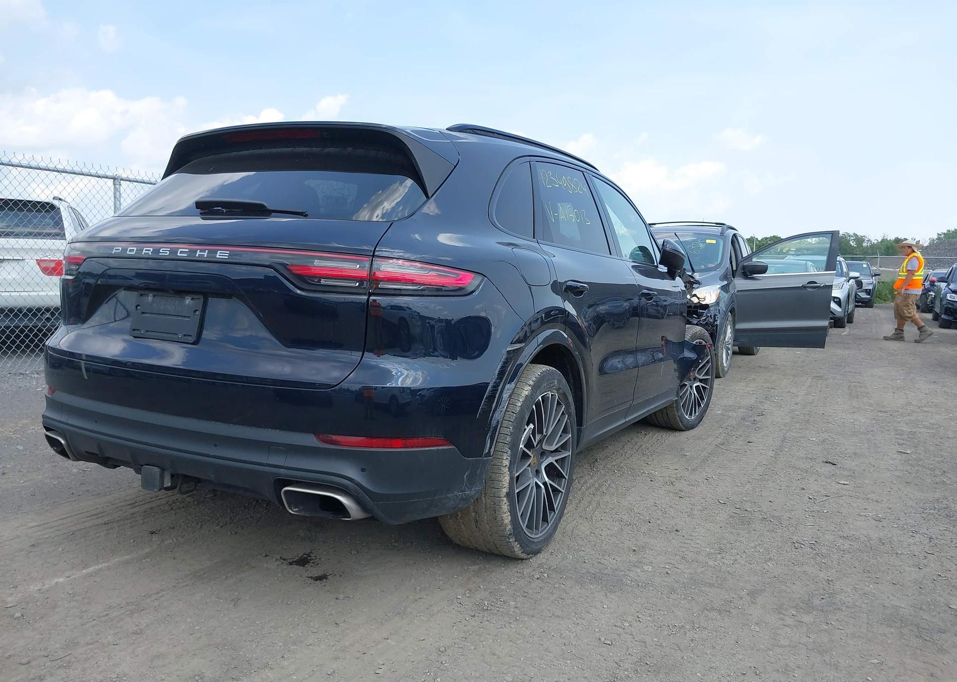 2019 PORSCHE CAYENNE