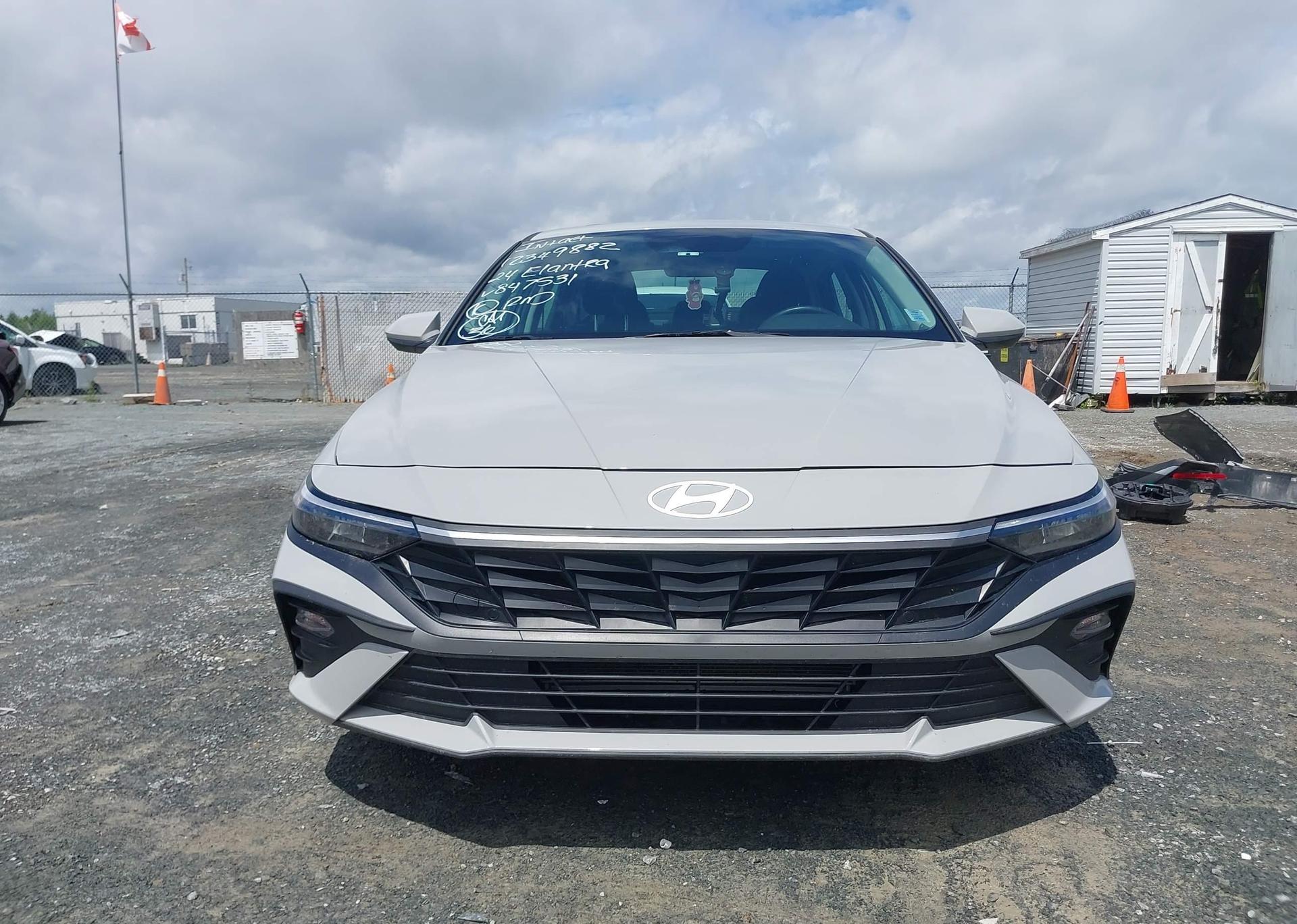 2024 HYUNDAI ELANTRA PREFERRED W