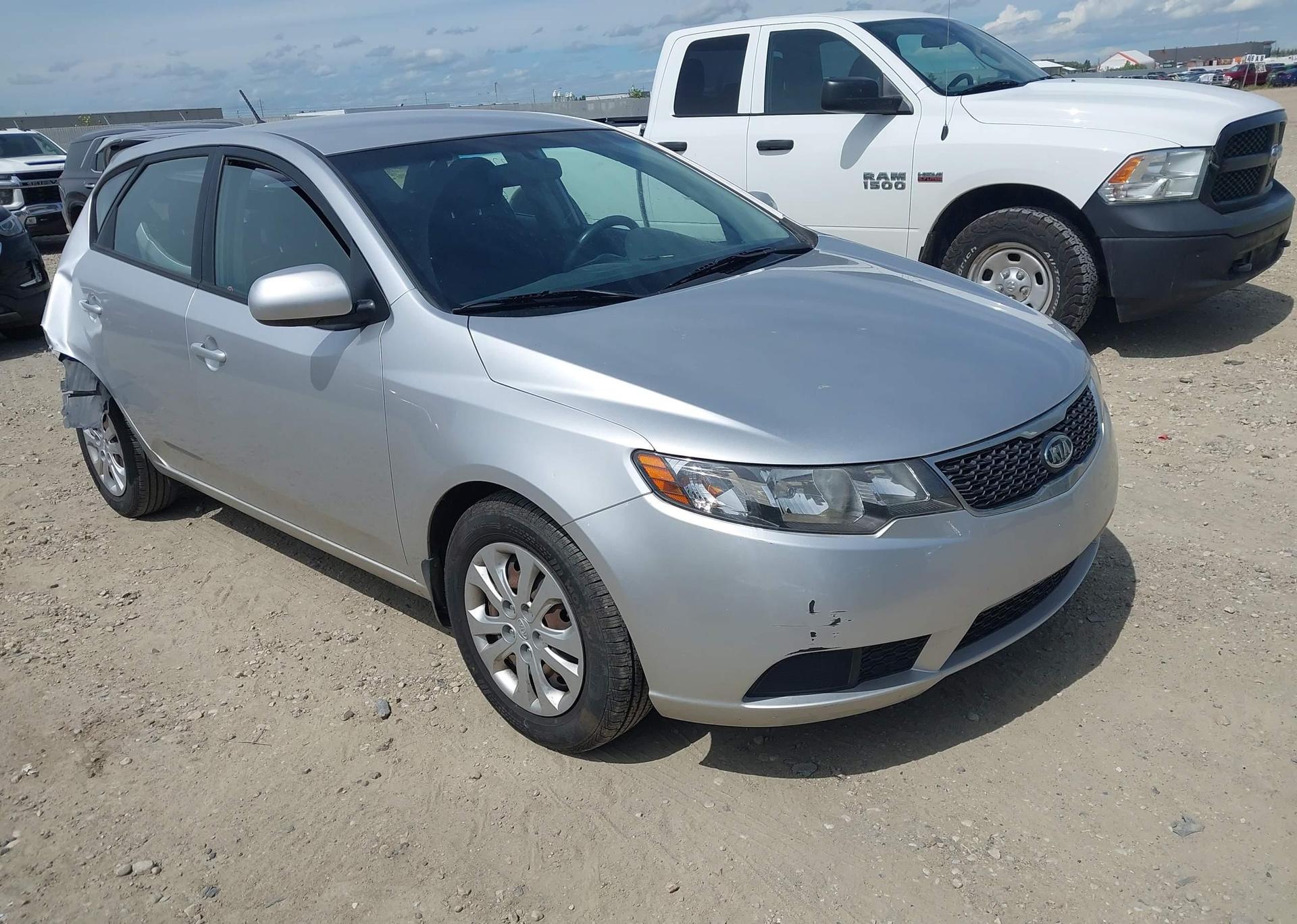 2011 KIA FORTE 5-DOOR
