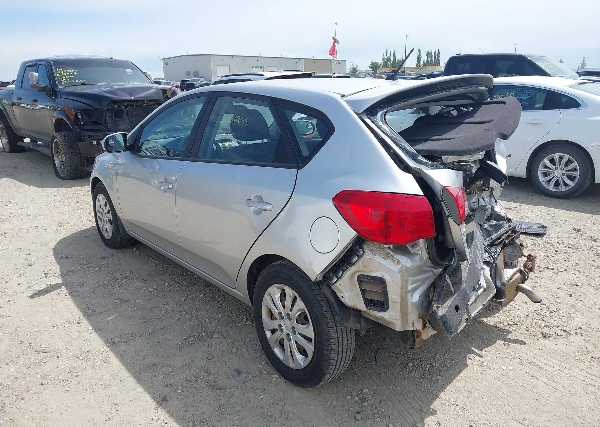 2011 KIA FORTE 5-DOOR