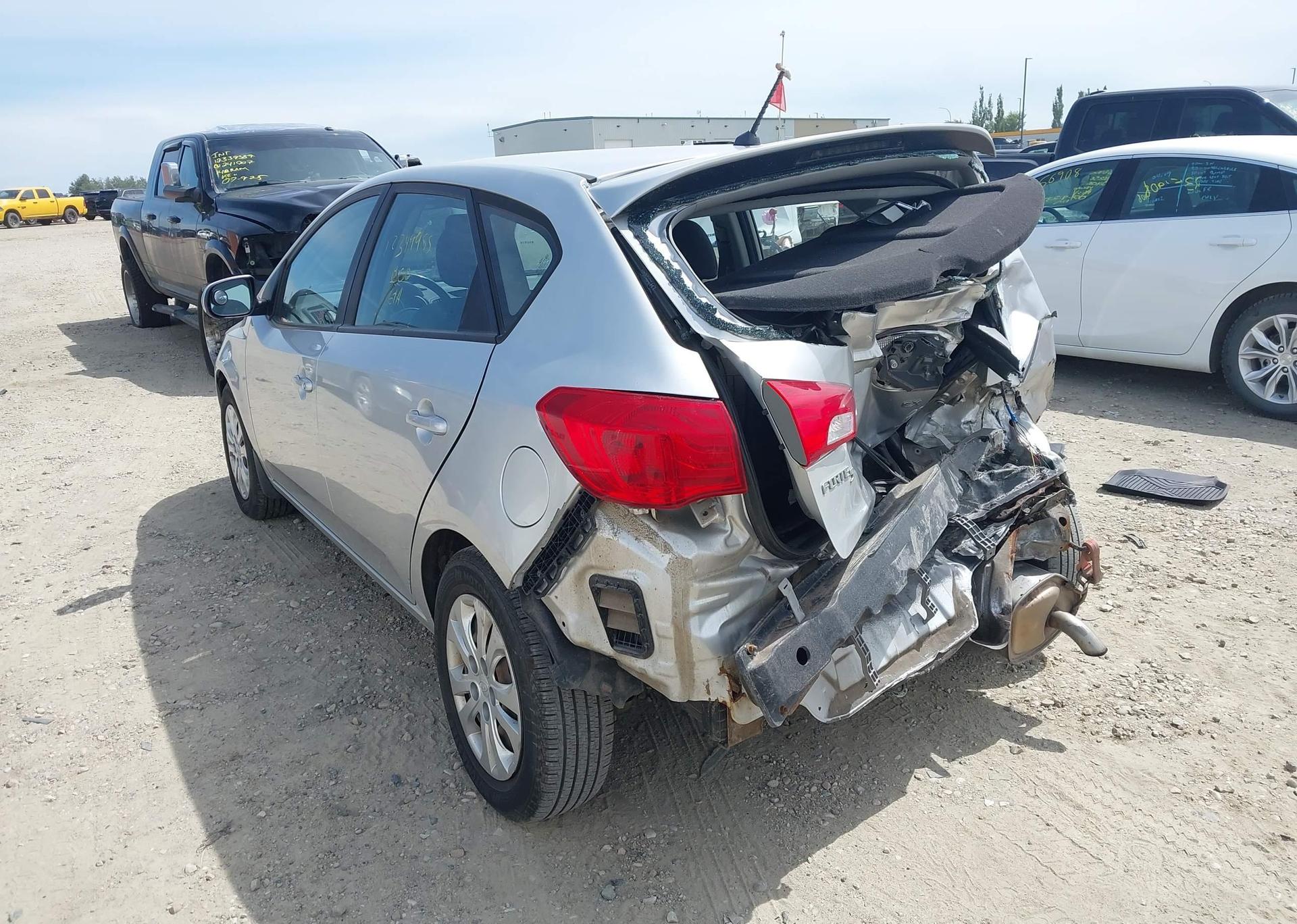 2011 KIA FORTE 5-DOOR